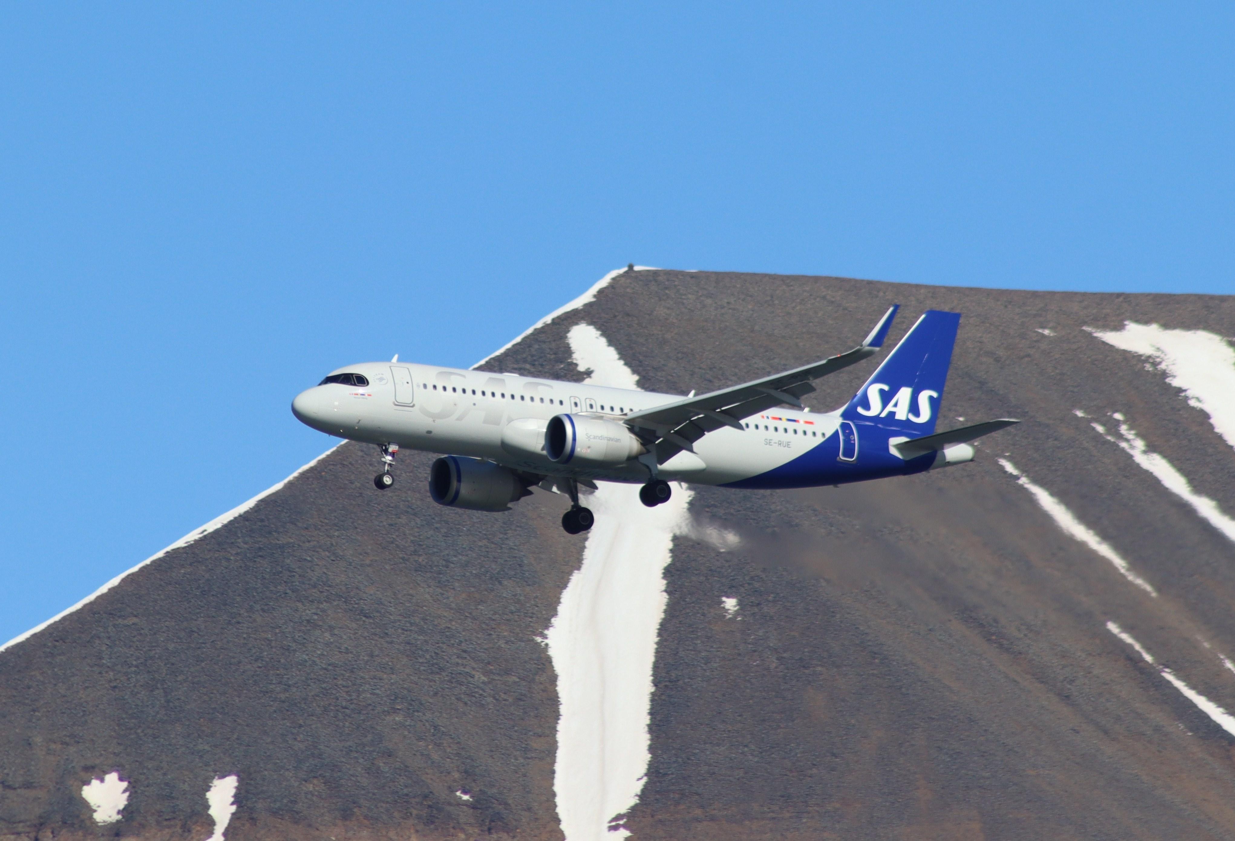 Aircraft SE-RUE, Airbus A320-251N, at ENSB, photo by MarkPasqualino