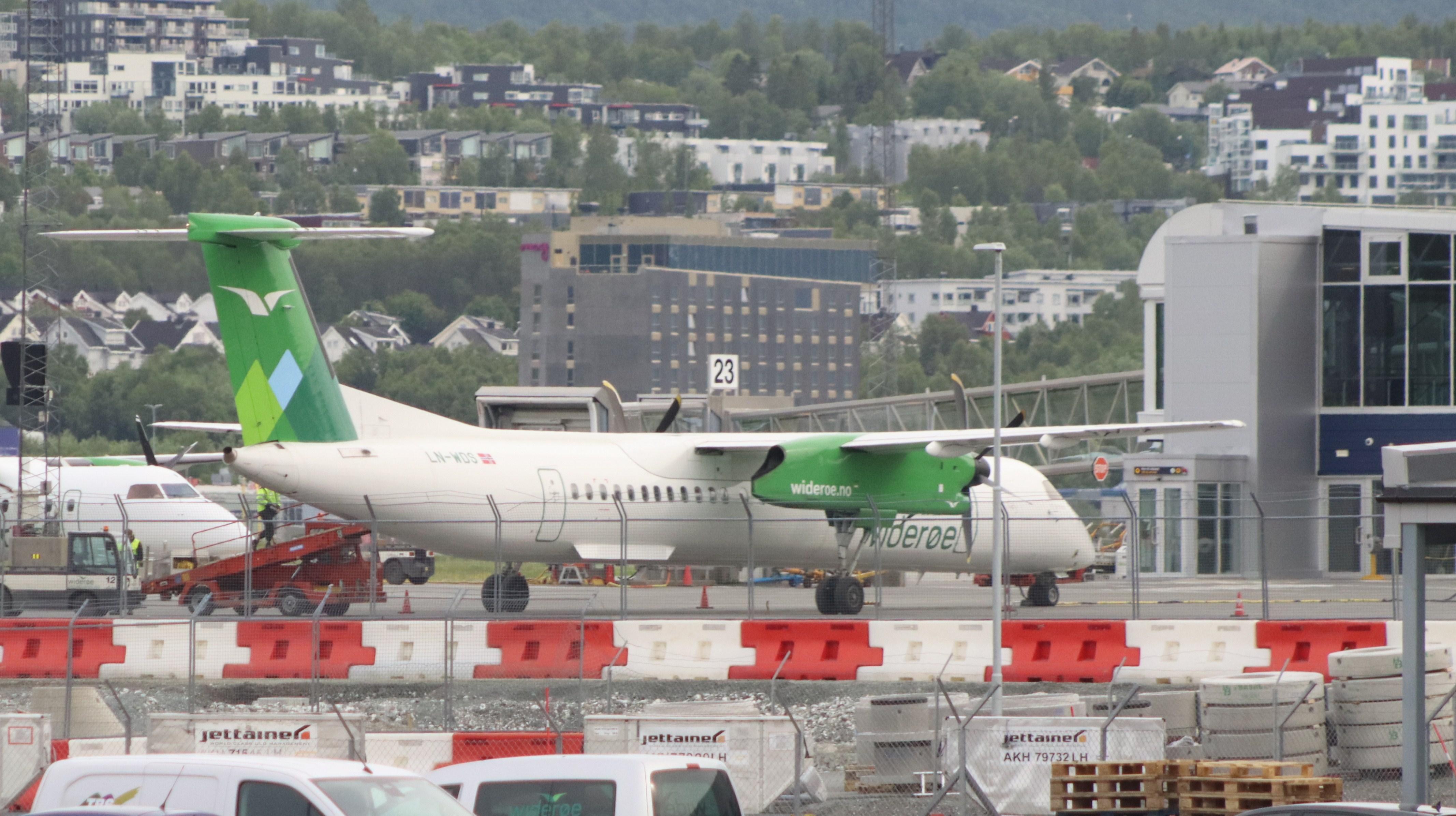 LN-WDS @ ENTC - DHC-8-402 - by MarkPasqualino