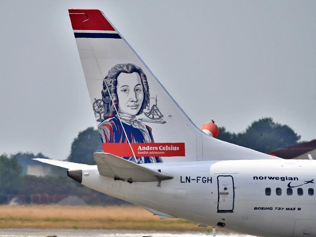 LN-FGH photo, click to enlarge