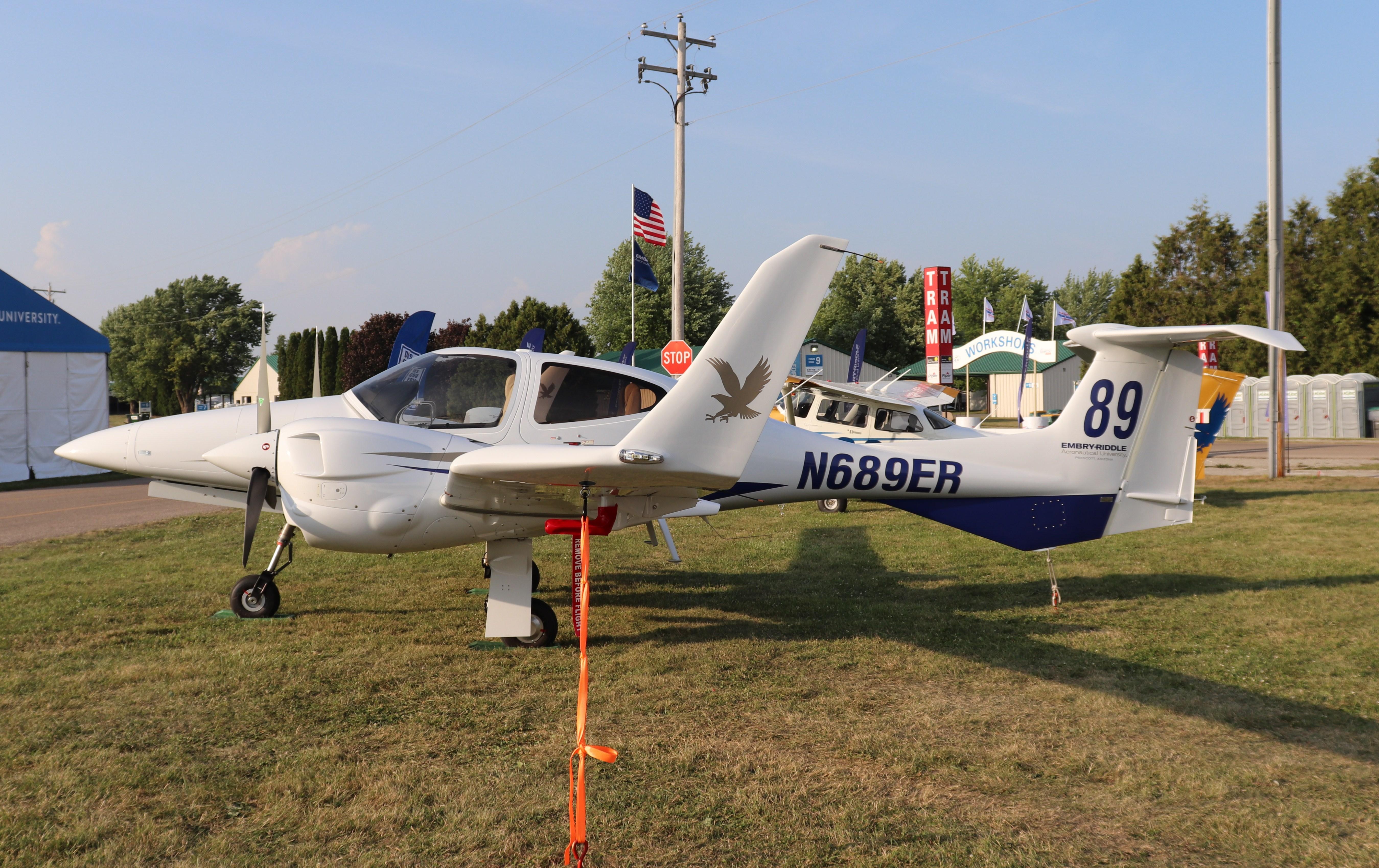 Aircraft N689ER, Diamond DA 42 NG, at KOSH, photo by MarkPasqualino