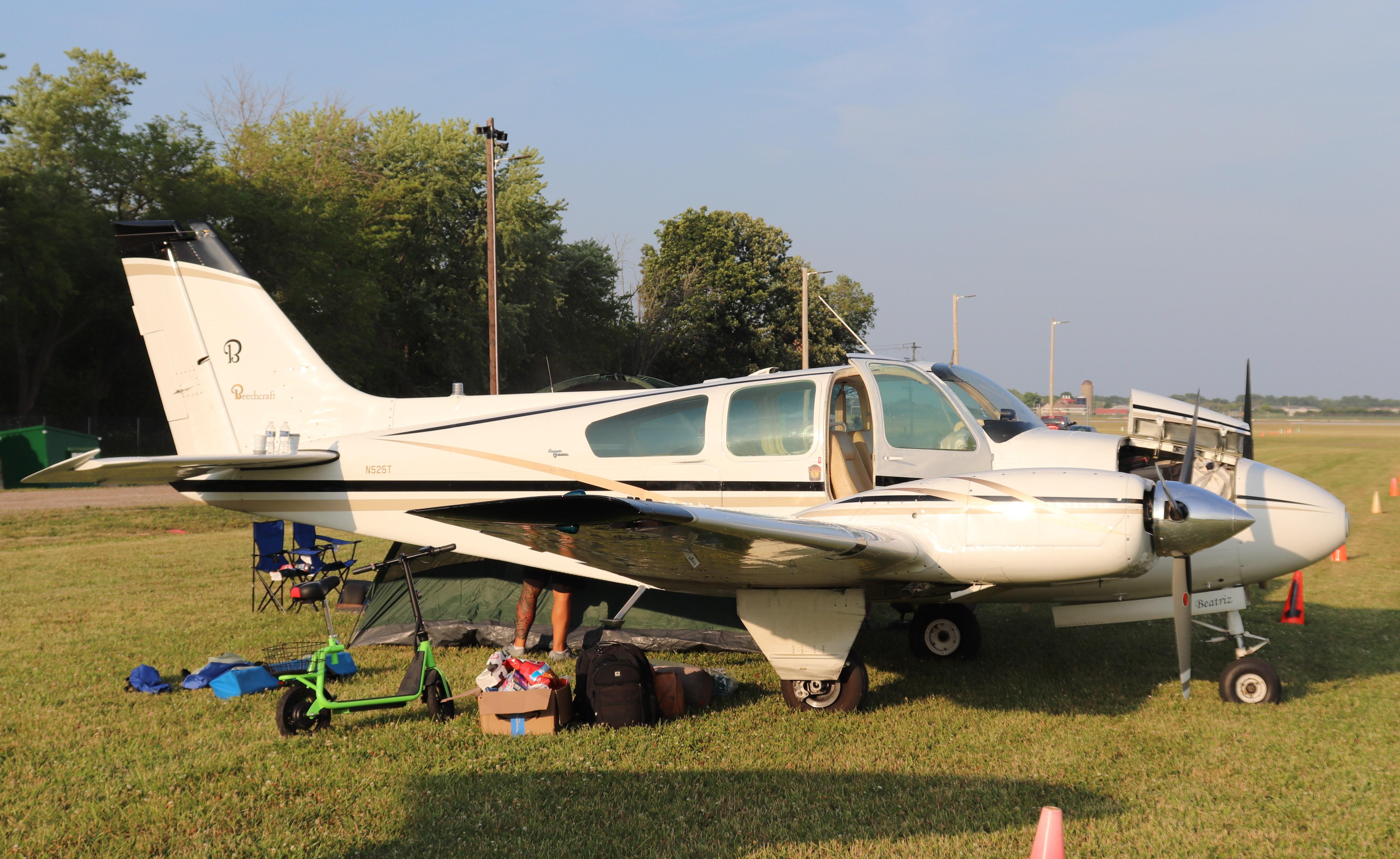 Aircraft N525T, Beech A55, at KOSH, photo by MarkPasqualino