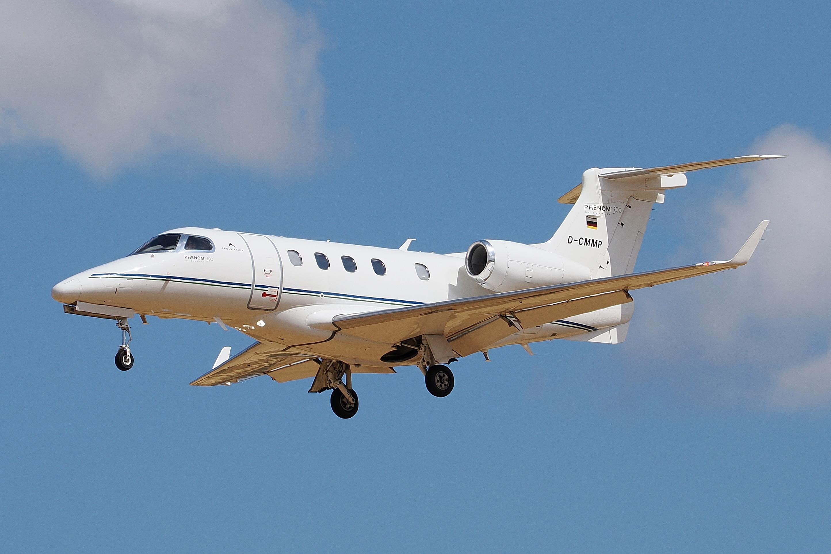 Aircraft D-CMMP, Landing at Norwich., at EGSH, photo by Graham Reeve