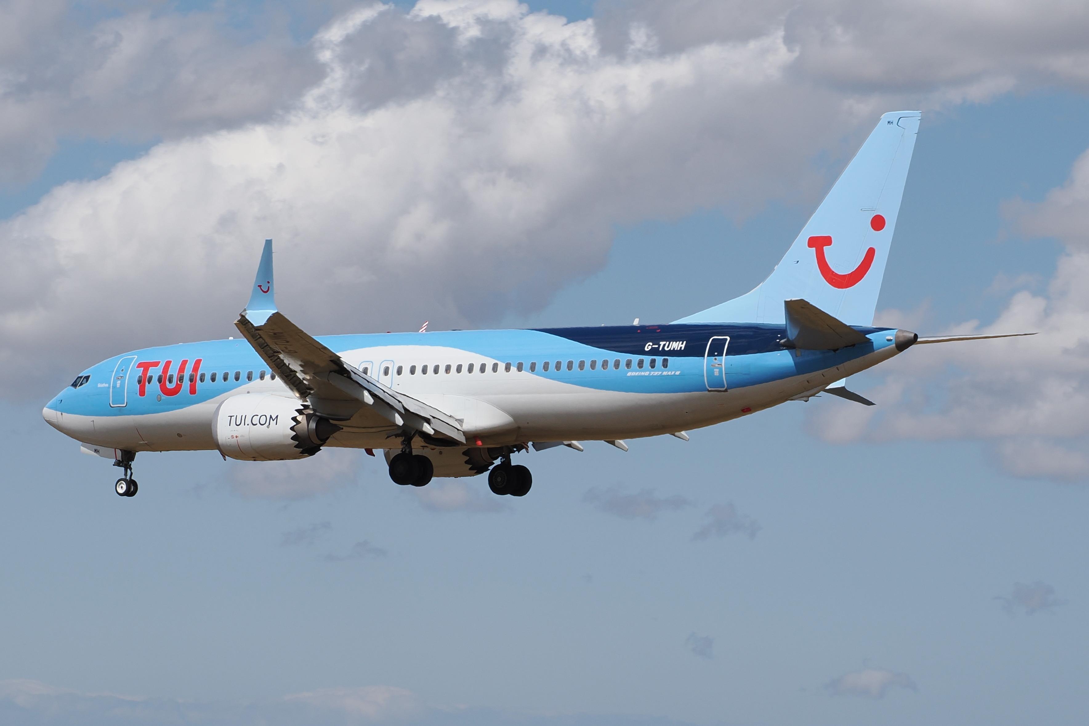 Aircraft G-TUMH, Landing at Norwich., at EGSH, photo by Graham Reeve