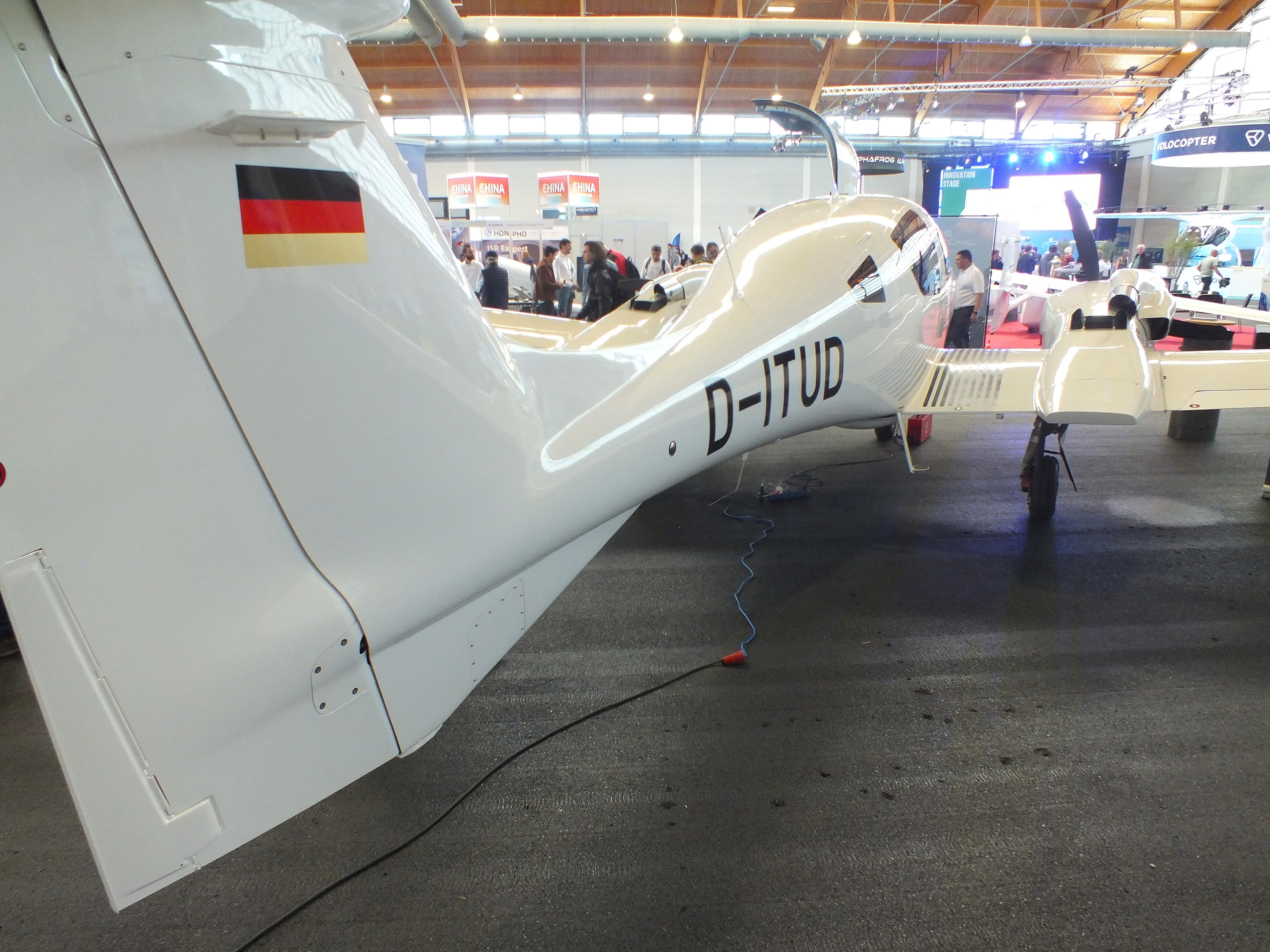 D-ITUD photo, click to enlarge