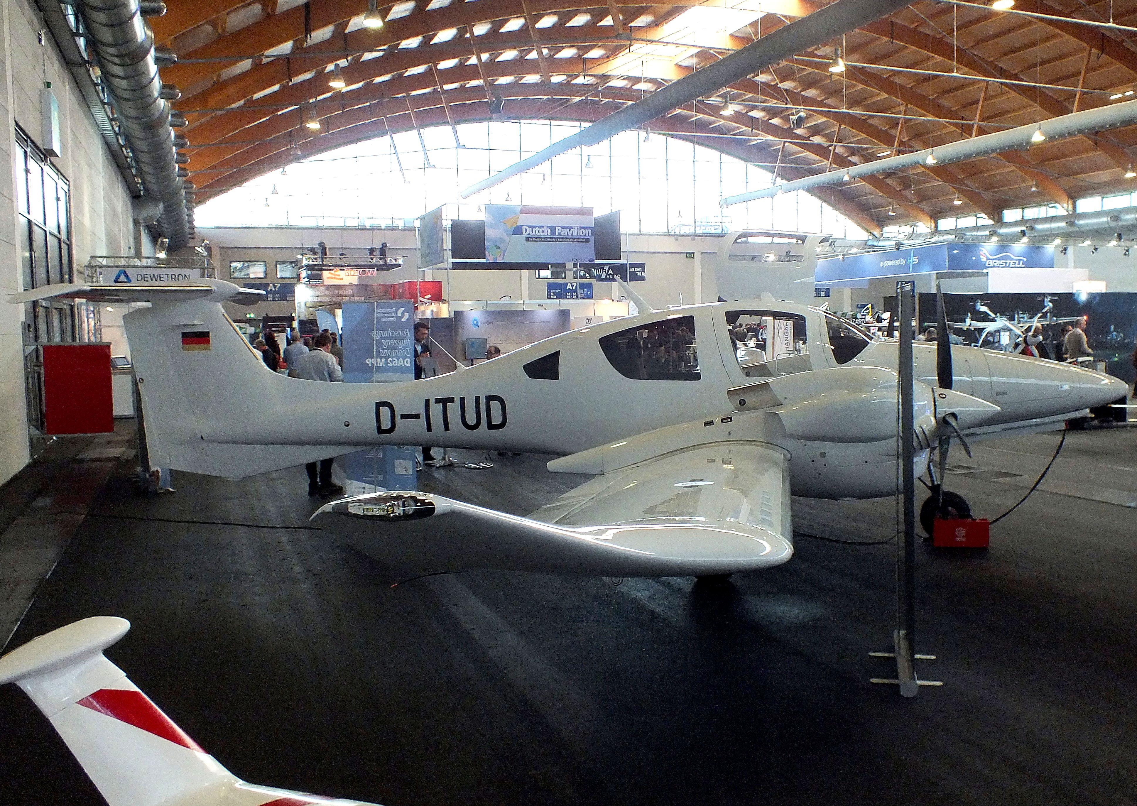 D-ITUD photo, click to enlarge