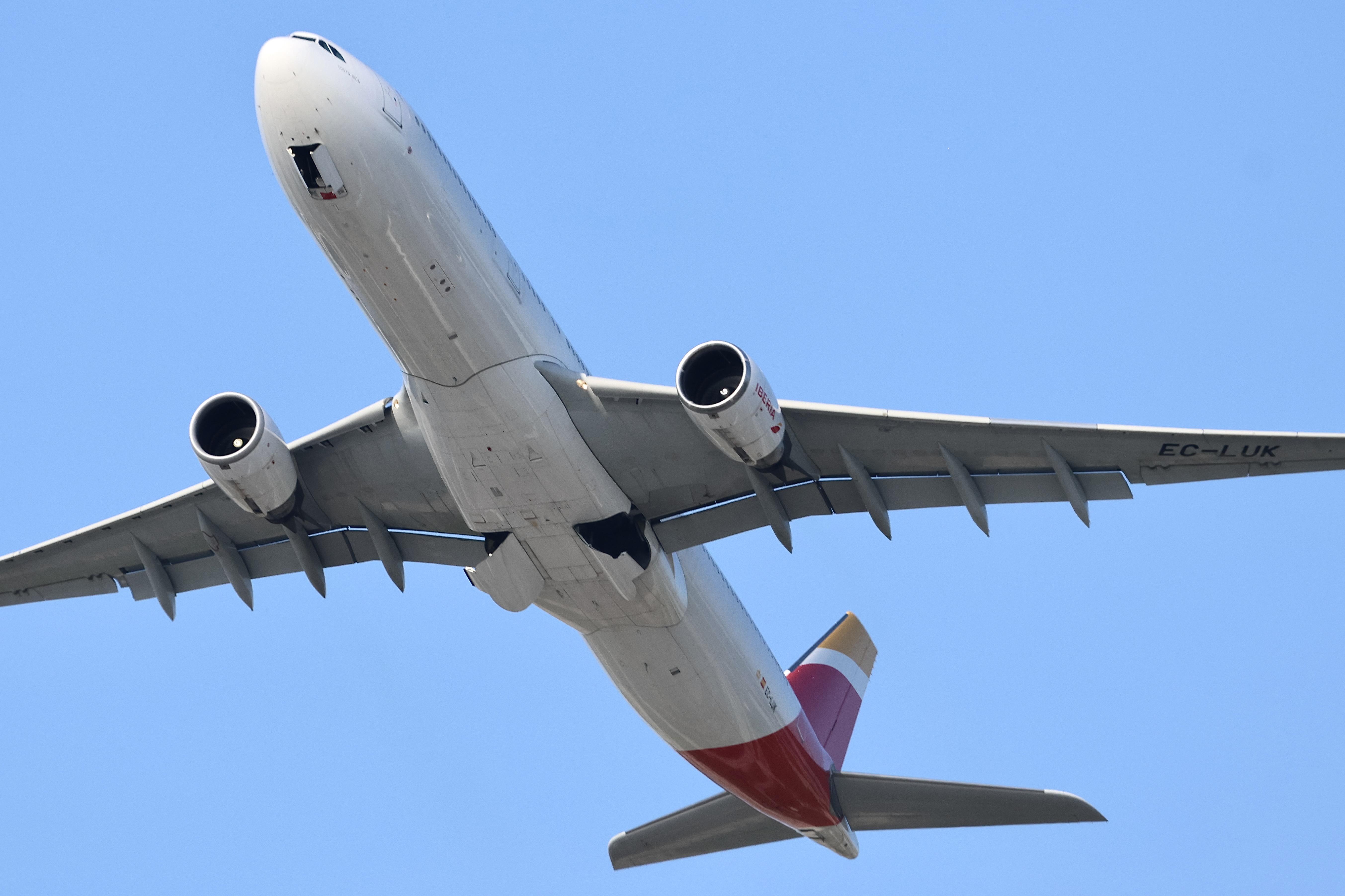 EC-LUK photo, click to enlarge