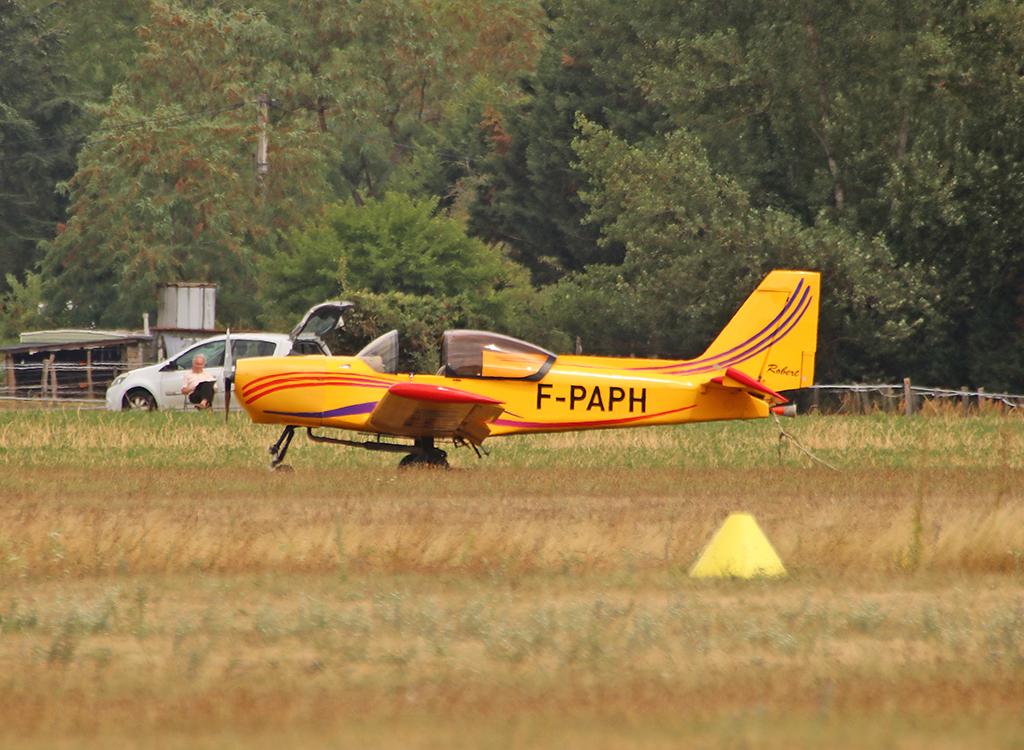 F-PAPH @ LFHA - Waiting a new flight... - by Shunn311