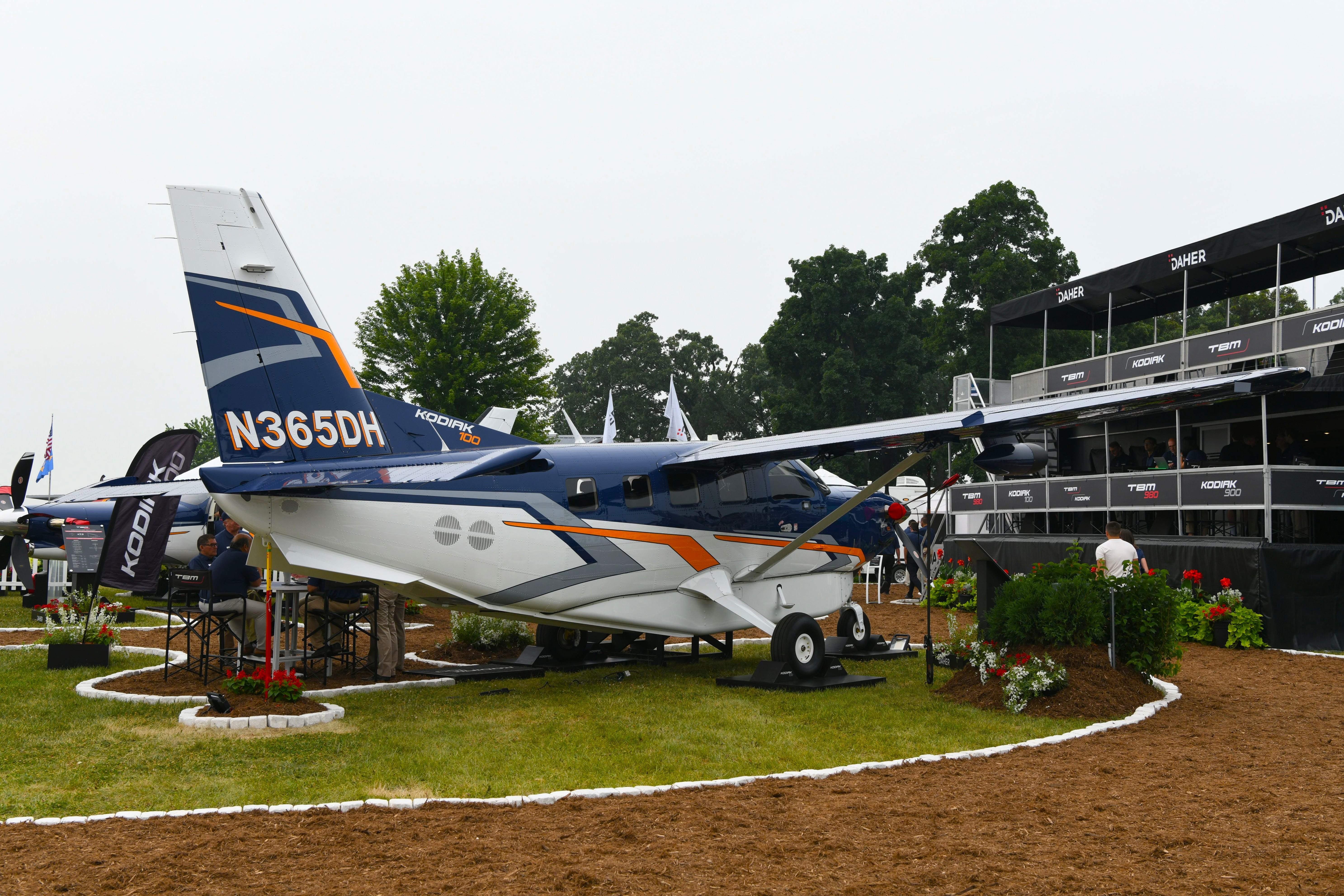 N365DH photo, click to enlarge