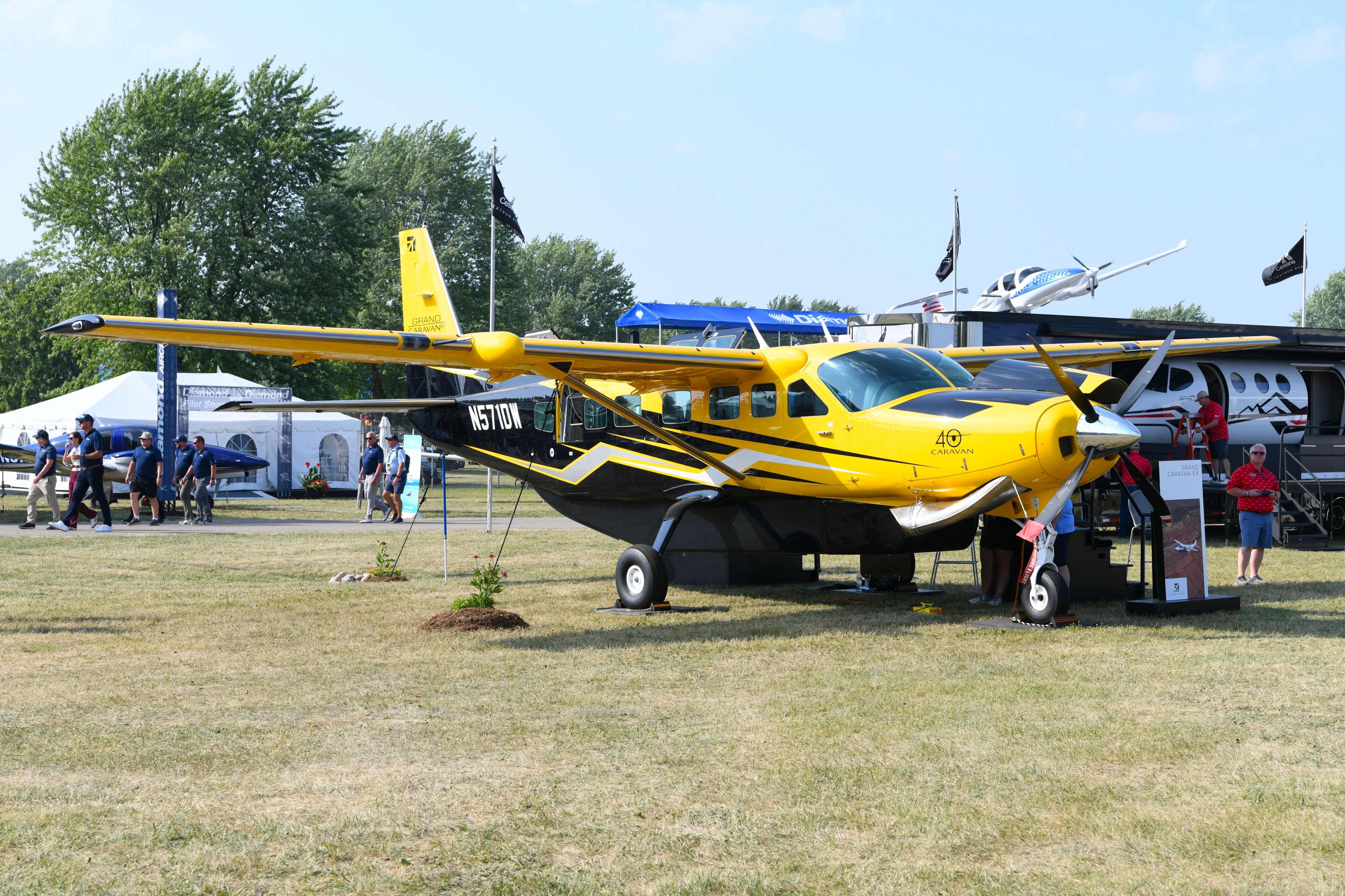 N571DW photo, click to enlarge