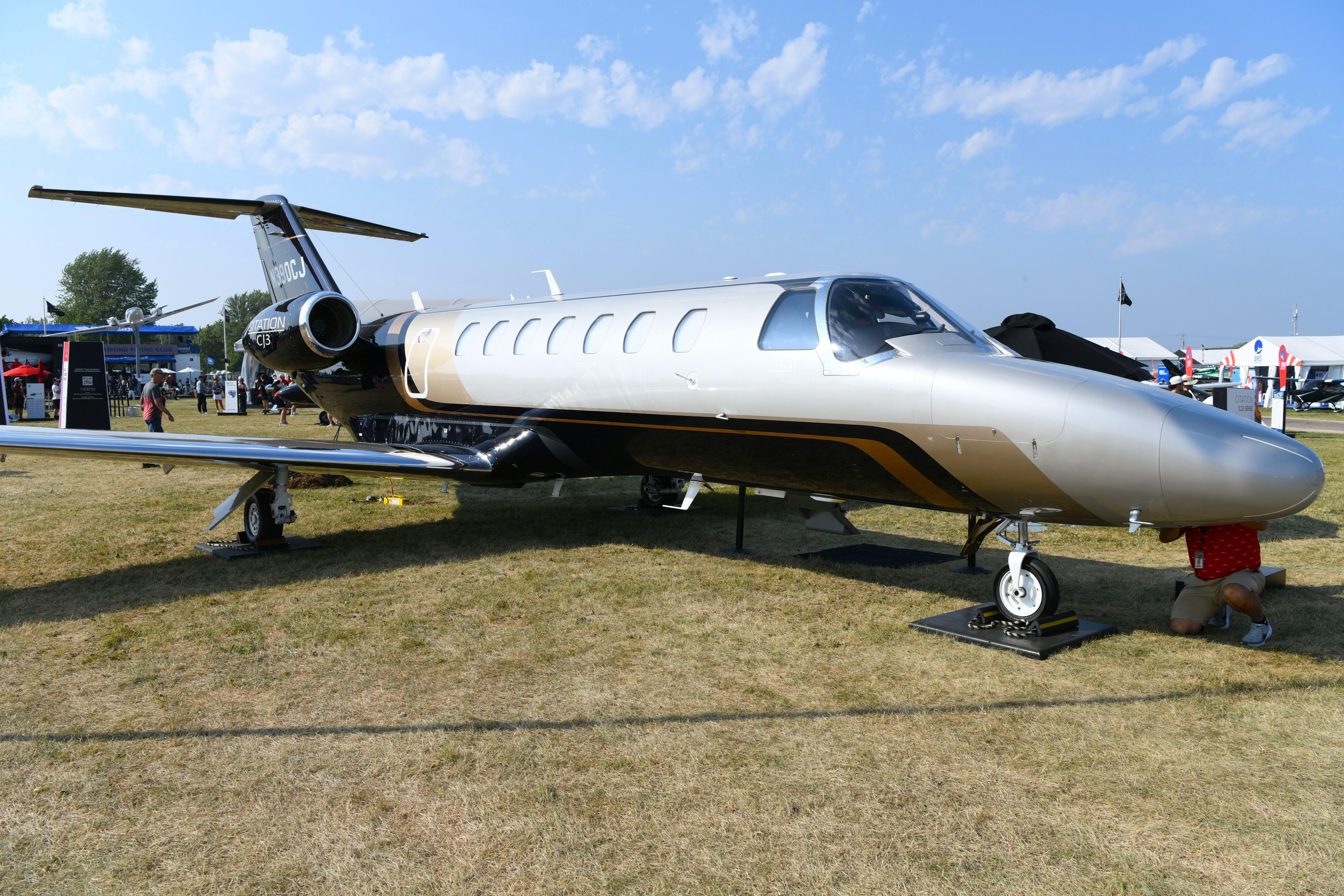 N390CJ photo, click to enlarge