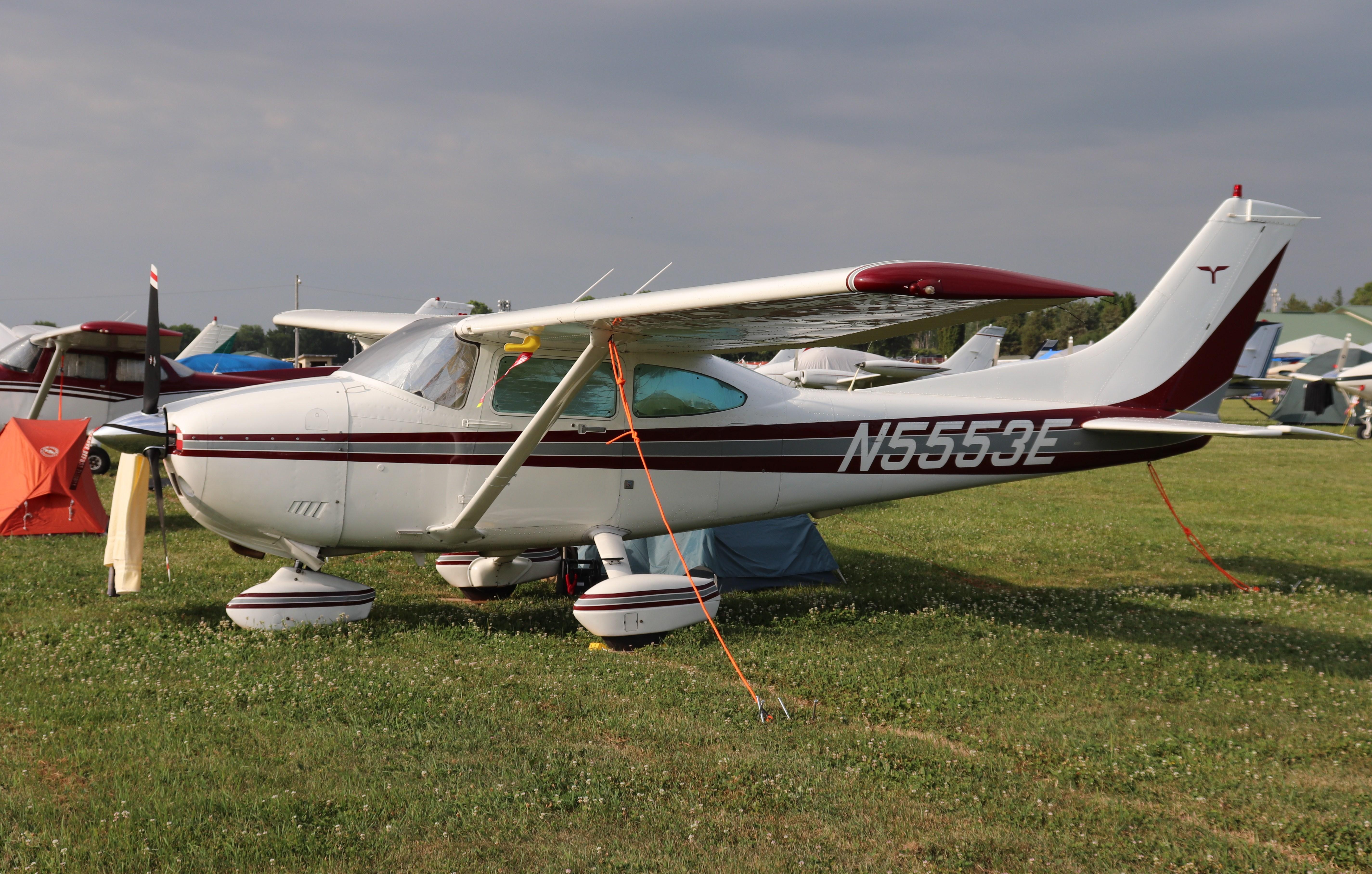 Aircraft N5553E, Cessna 182R, at KOSH, photo by MarkPasqualino