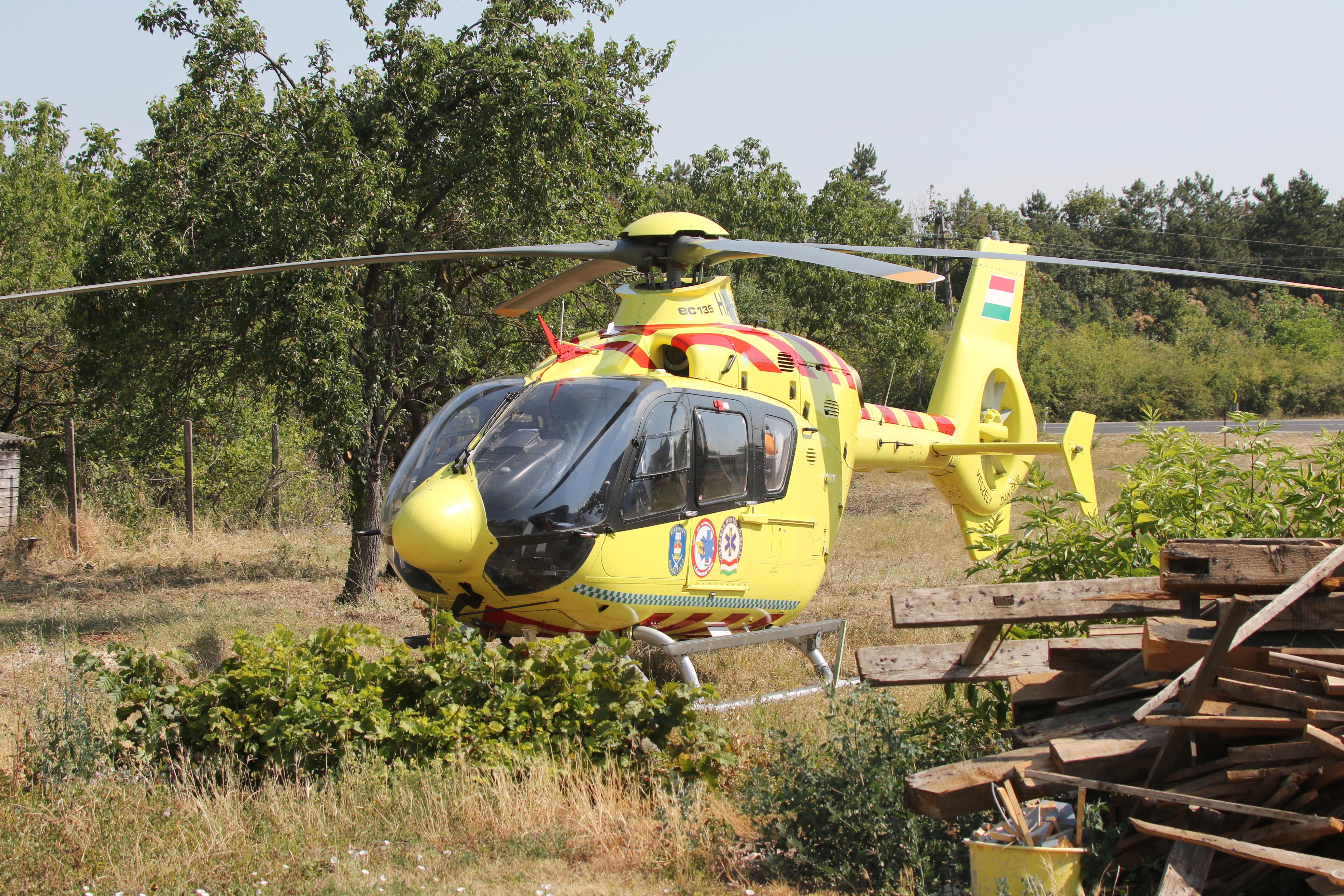 Aircraft HA-HBI, In the village of Szentkirályszabadja, during rescue. Hungary, photo by AttilaGroszvald/Groszi
