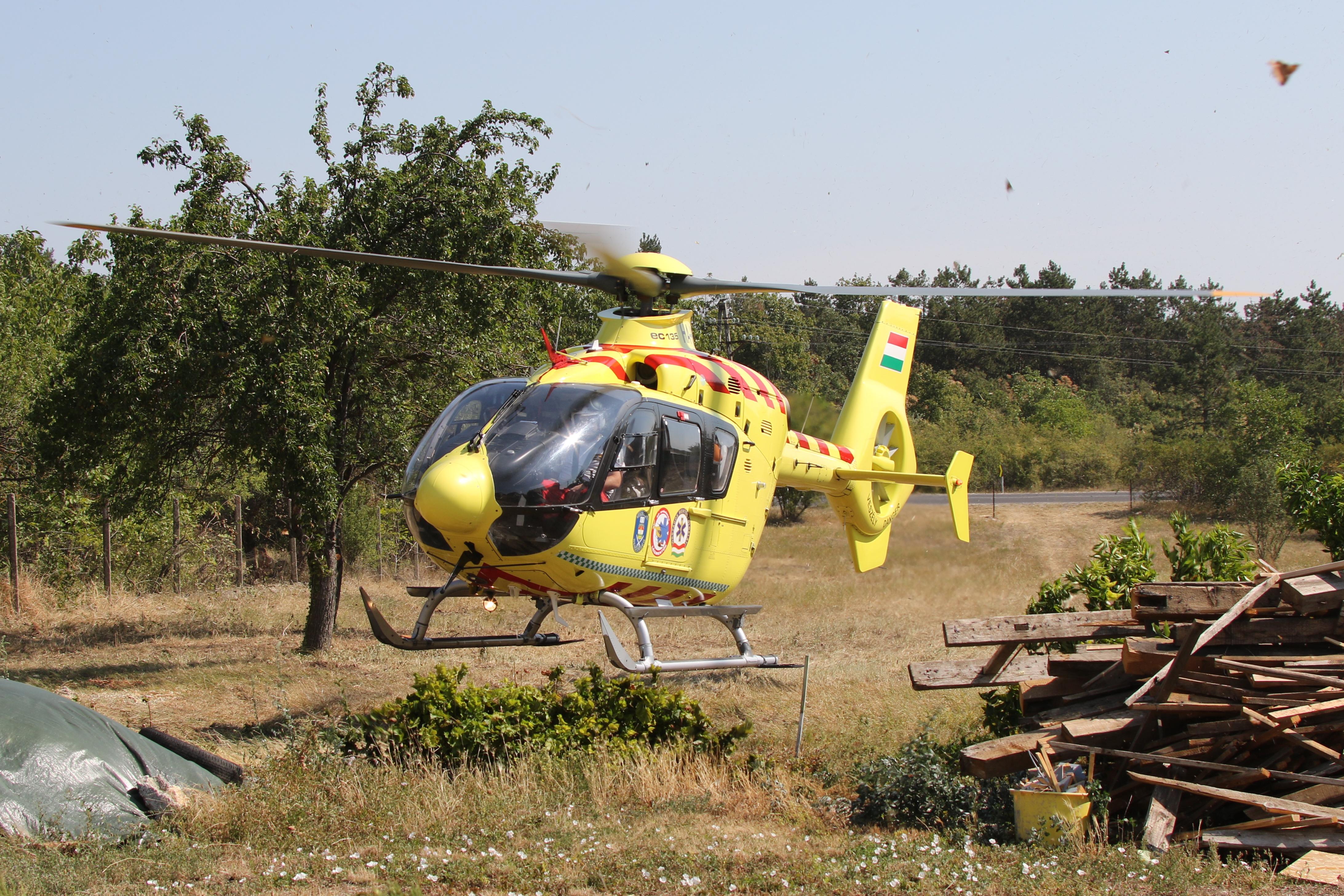 Aircraft HA-HBI, In the village of Szentkirályszabadja, during rescue. Hungary, photo by AttilaGroszvald/Groszi