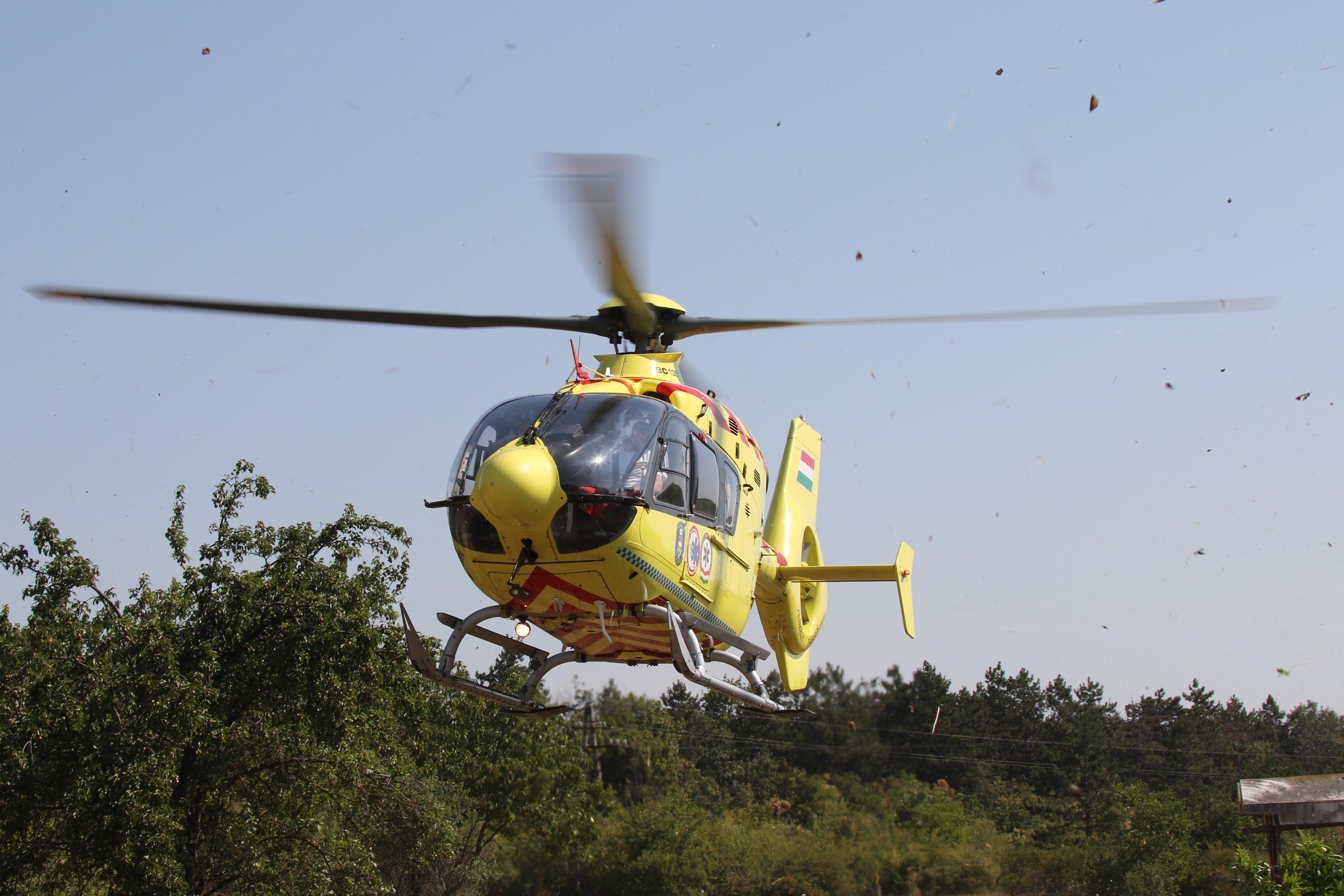 Aircraft HA-HBI, In the village of Szentkirályszabadja, during rescue. Hungary, photo by AttilaGroszvald/Groszi