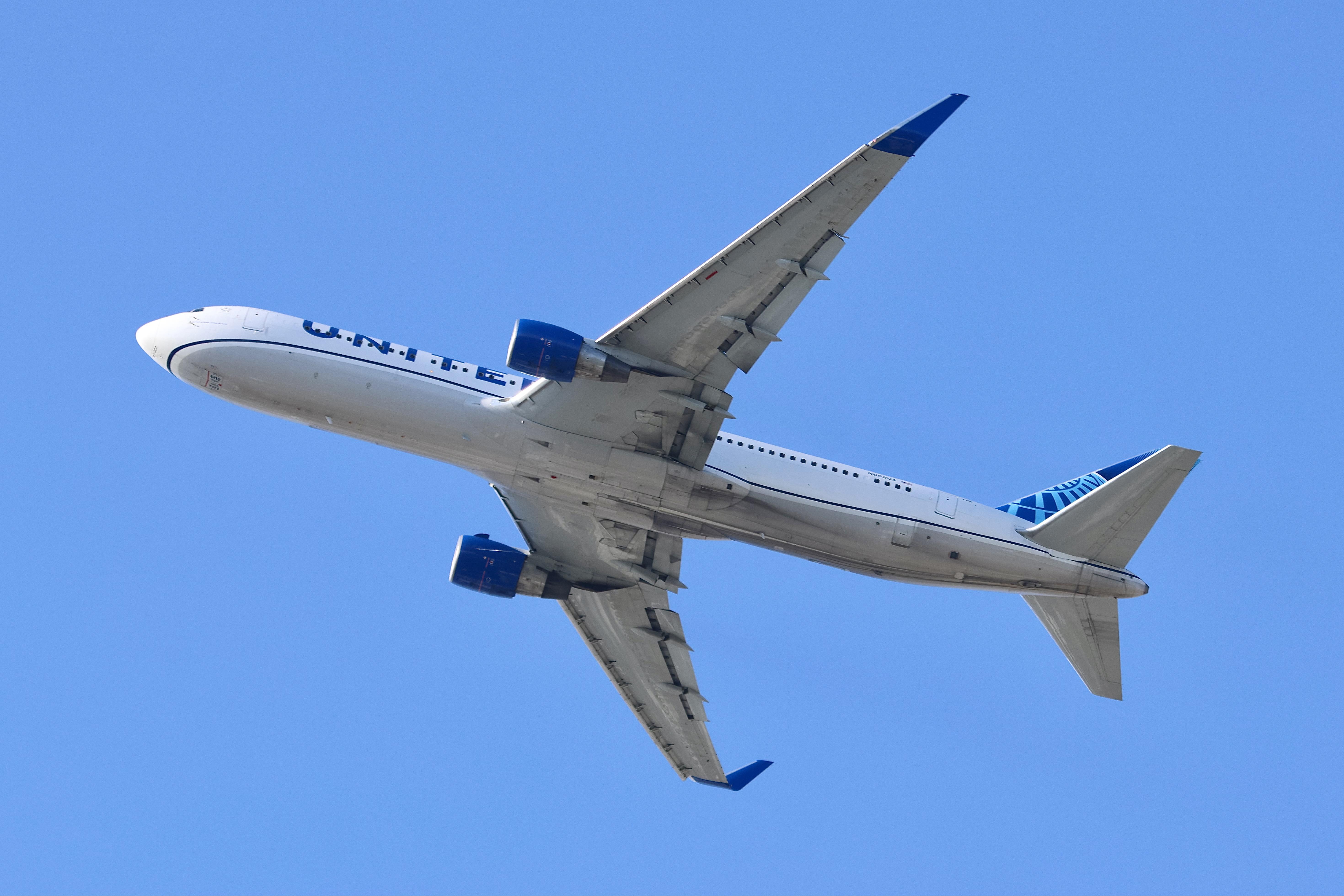 N652UA photo, click to enlarge
