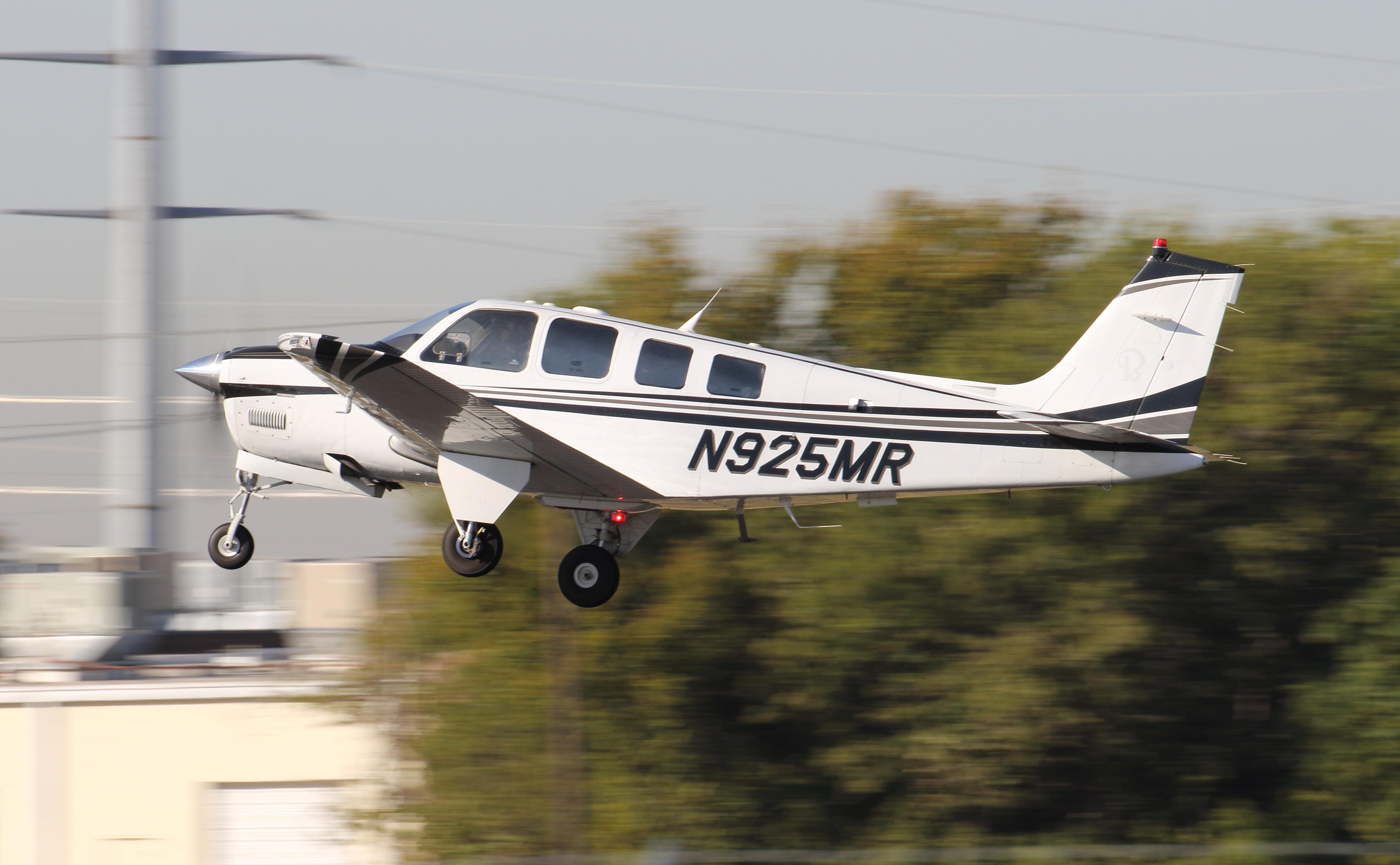 Aircraft N925MR, 2022, at KADS, photo by olivier CORTOT