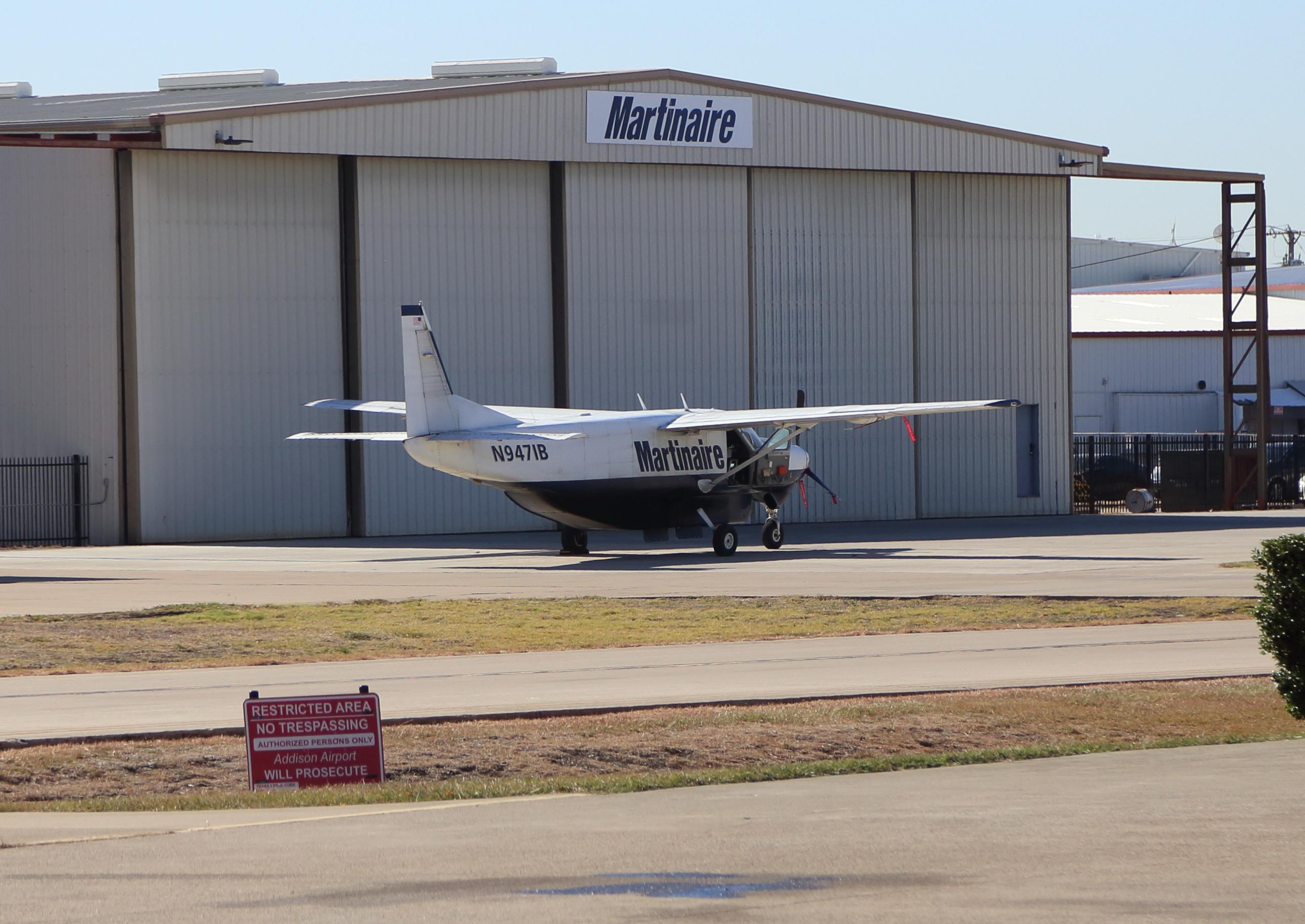 Aircraft N9471B, 2022, at KADS, photo by olivier CORTOT
