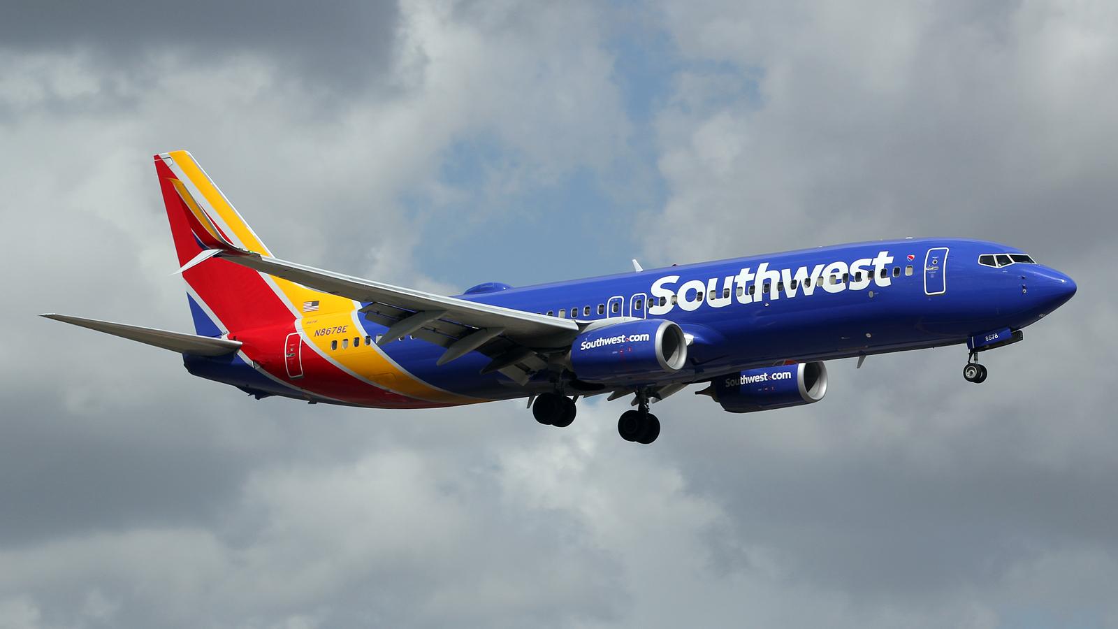 Aircraft N8678E, at mia, at KMIA, photo by Ronald