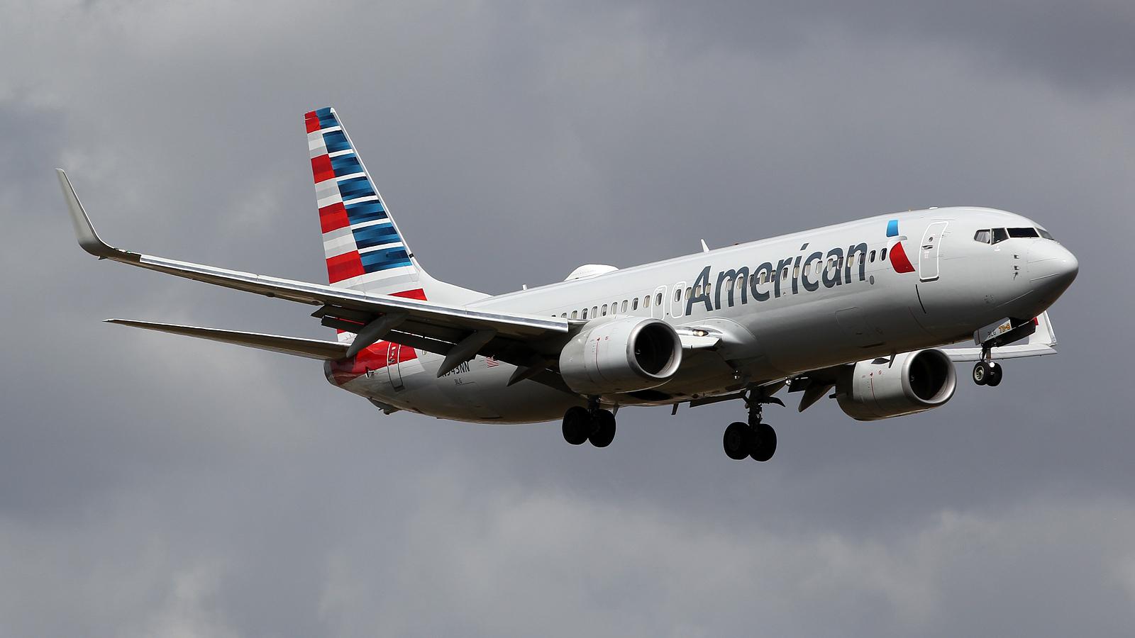 Aircraft N943NN, at mia, at KMIA, photo by Ronald