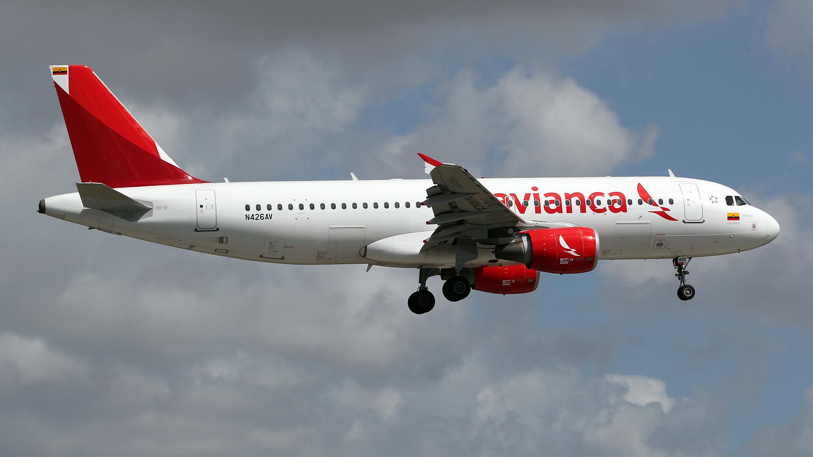 Aircraft N426AV, at mia, at KMIA, photo by Ronald