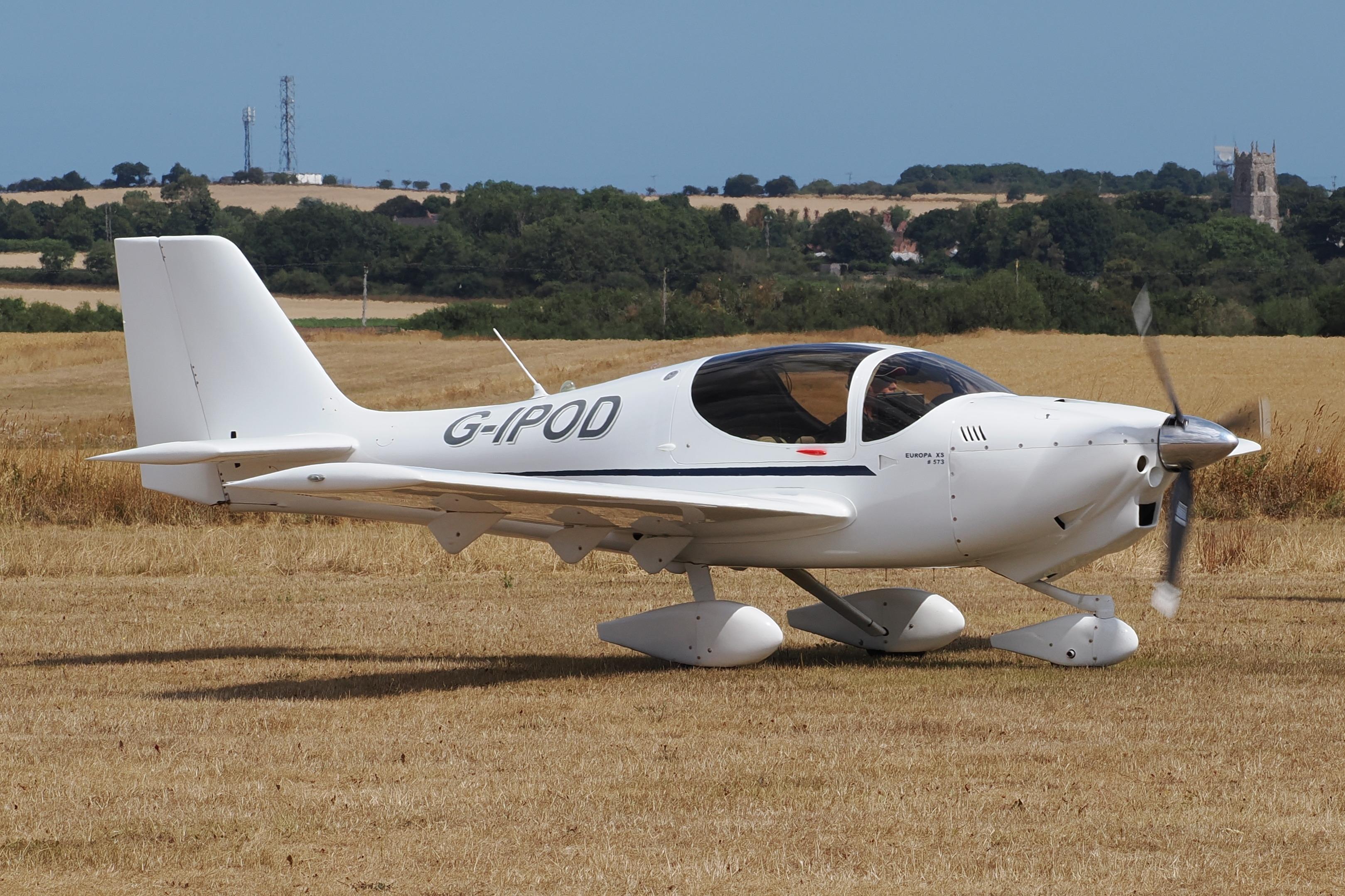 Aircraft G-IPOD, Just landed at Northrepps., at X3CX, photo by Graham Reeve