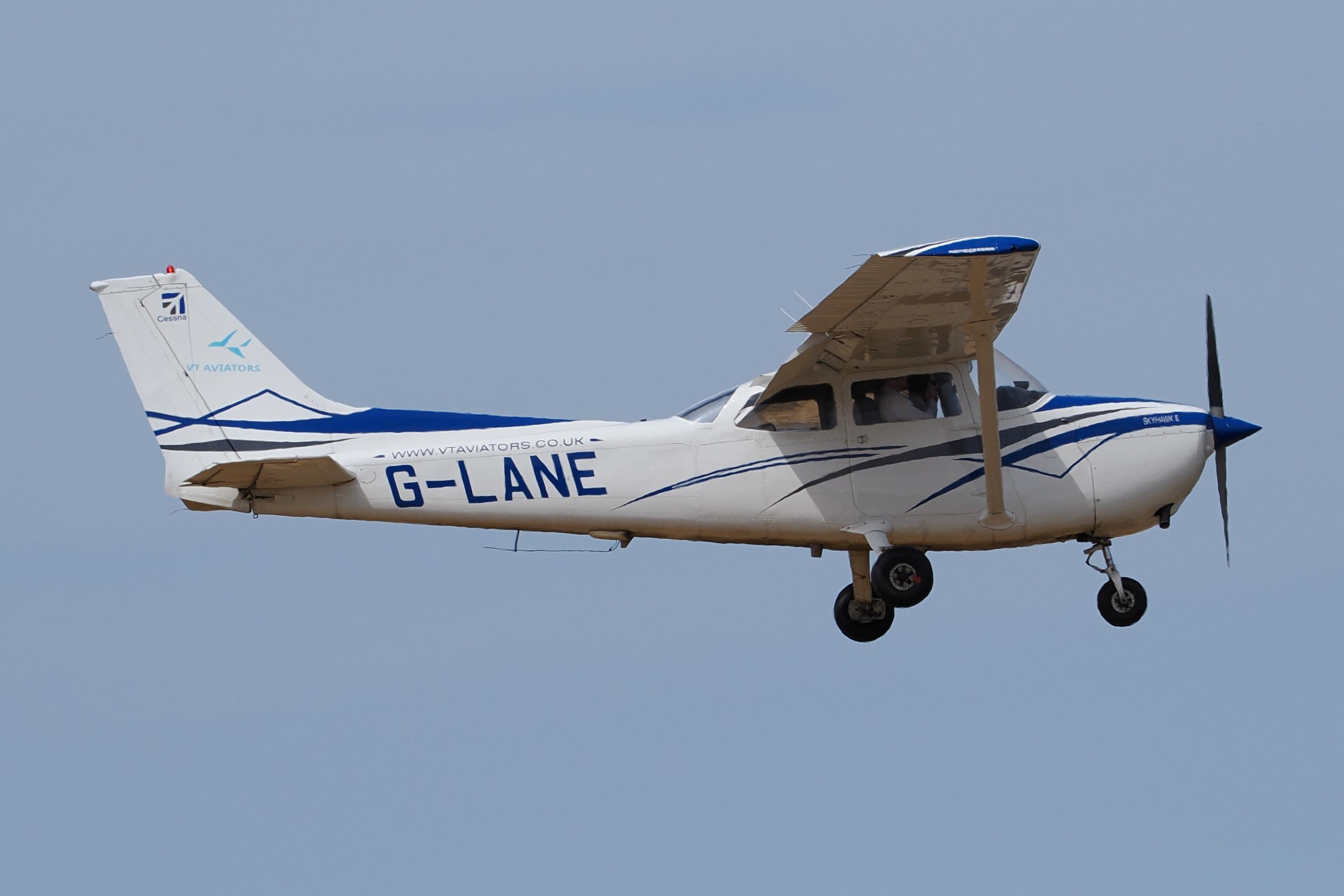 Aircraft G-LANE, Landing at Northrepps., at X3CX, photo by Graham Reeve