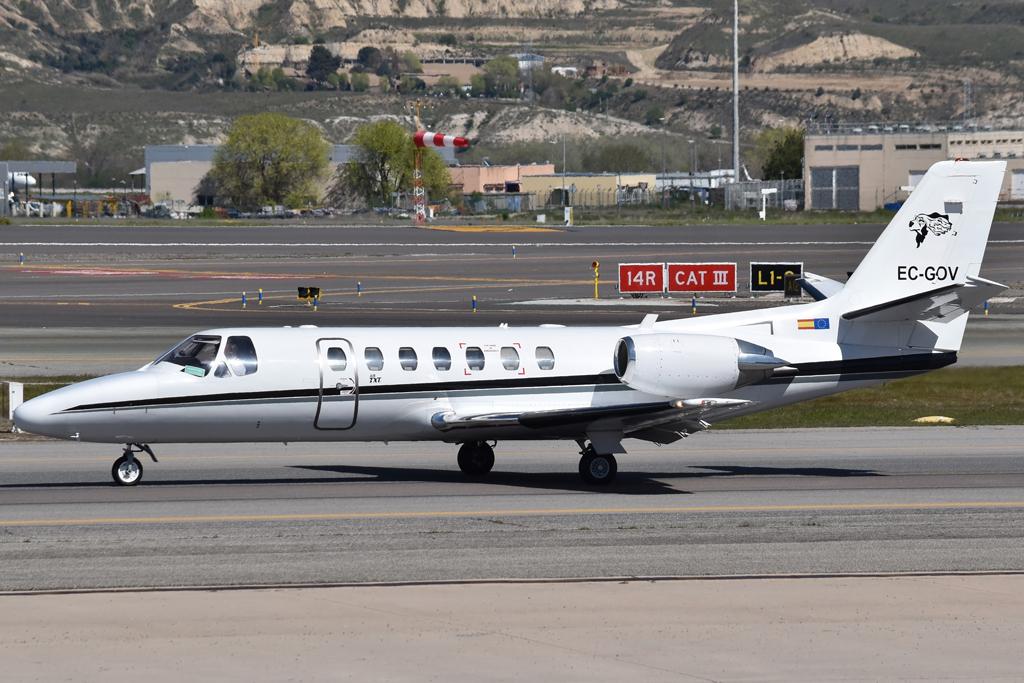 Aircraft EC-GOV, Taxiing, at LEMD, photo by micka2b