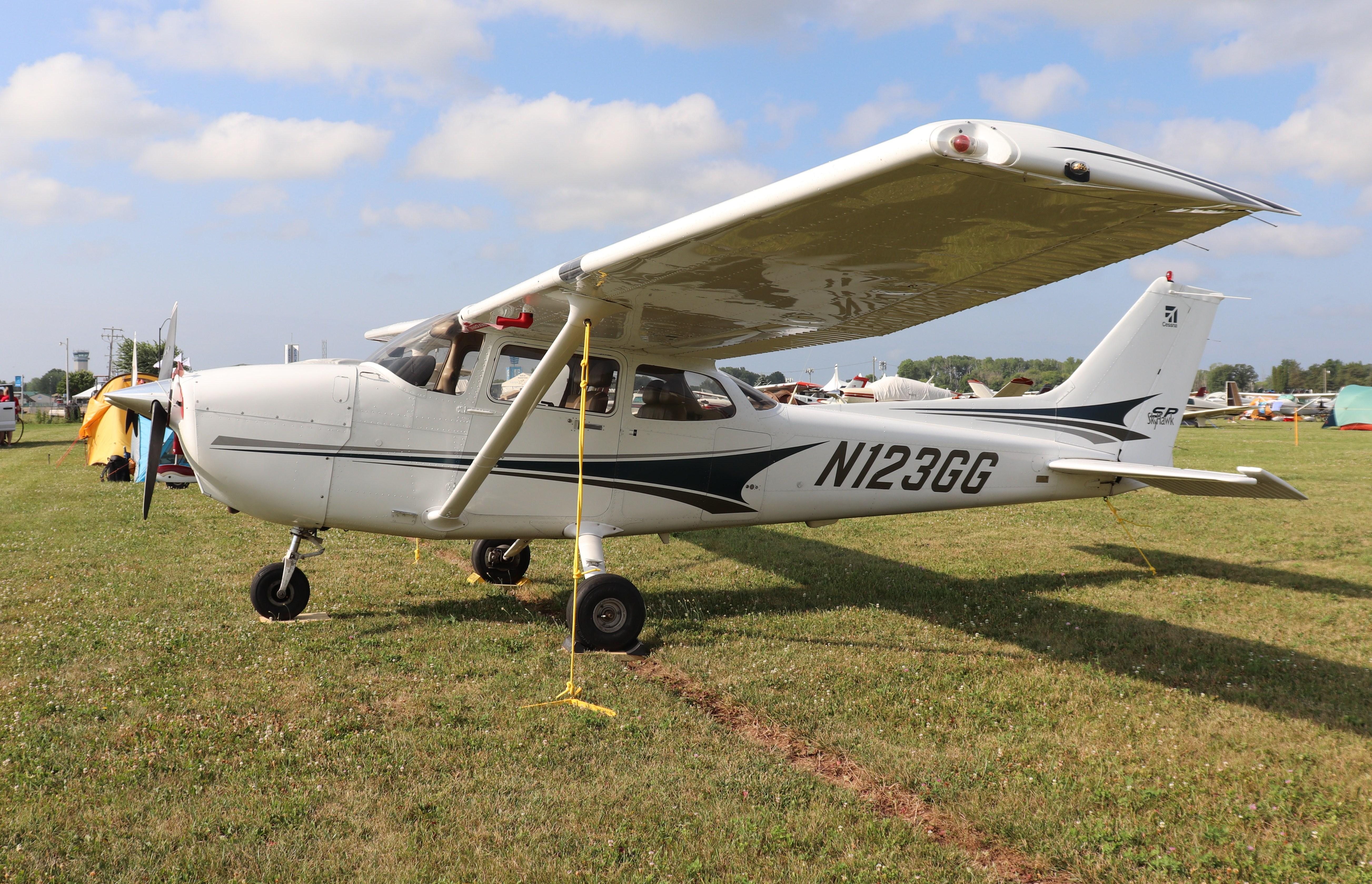 Aircraft N123GG, Cessna 172S, at KOSH, photo by MarkPasqualino