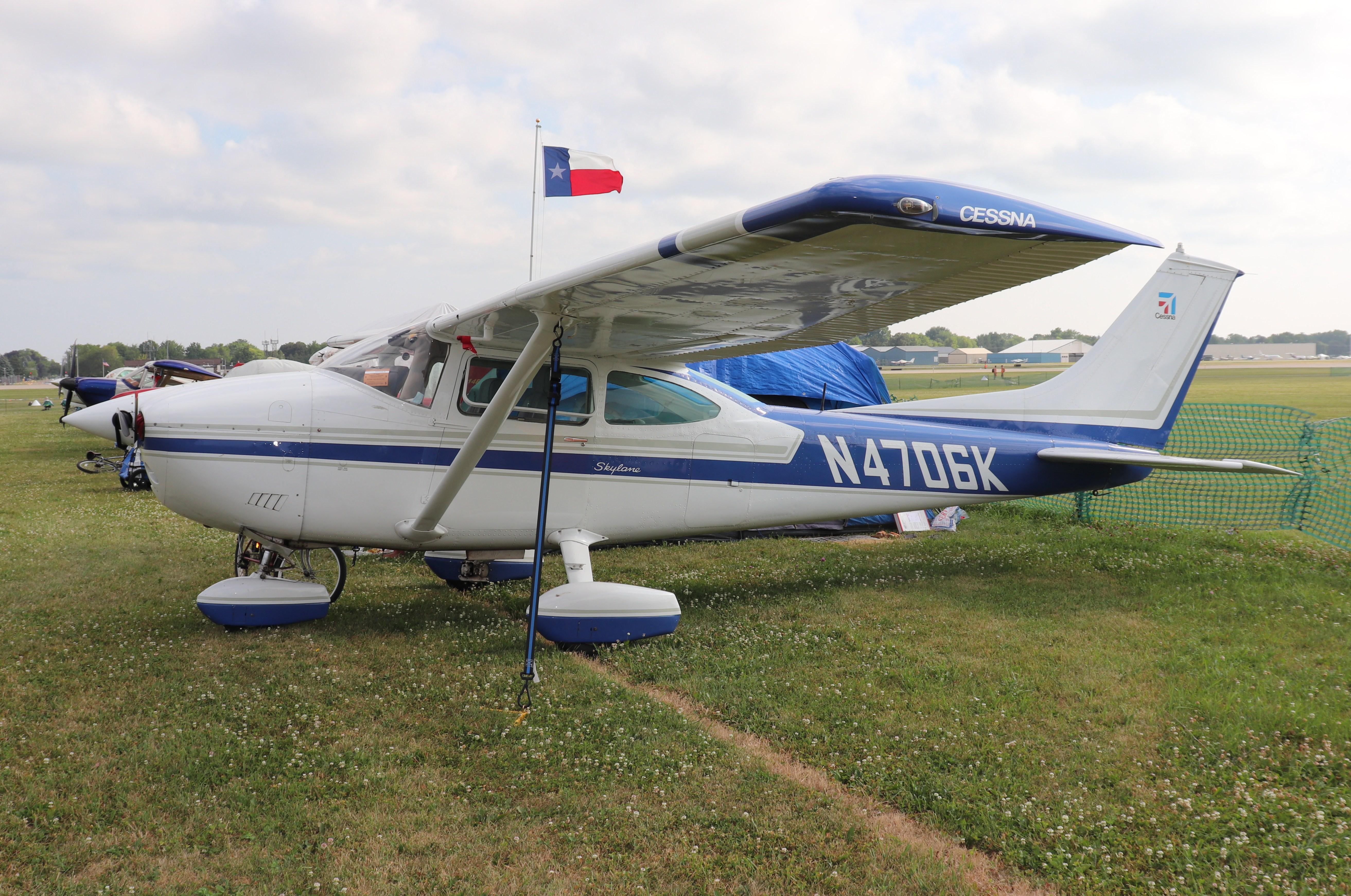 Aircraft N4706K, Cessna 182P, at KOSH, photo by MarkPasqualino