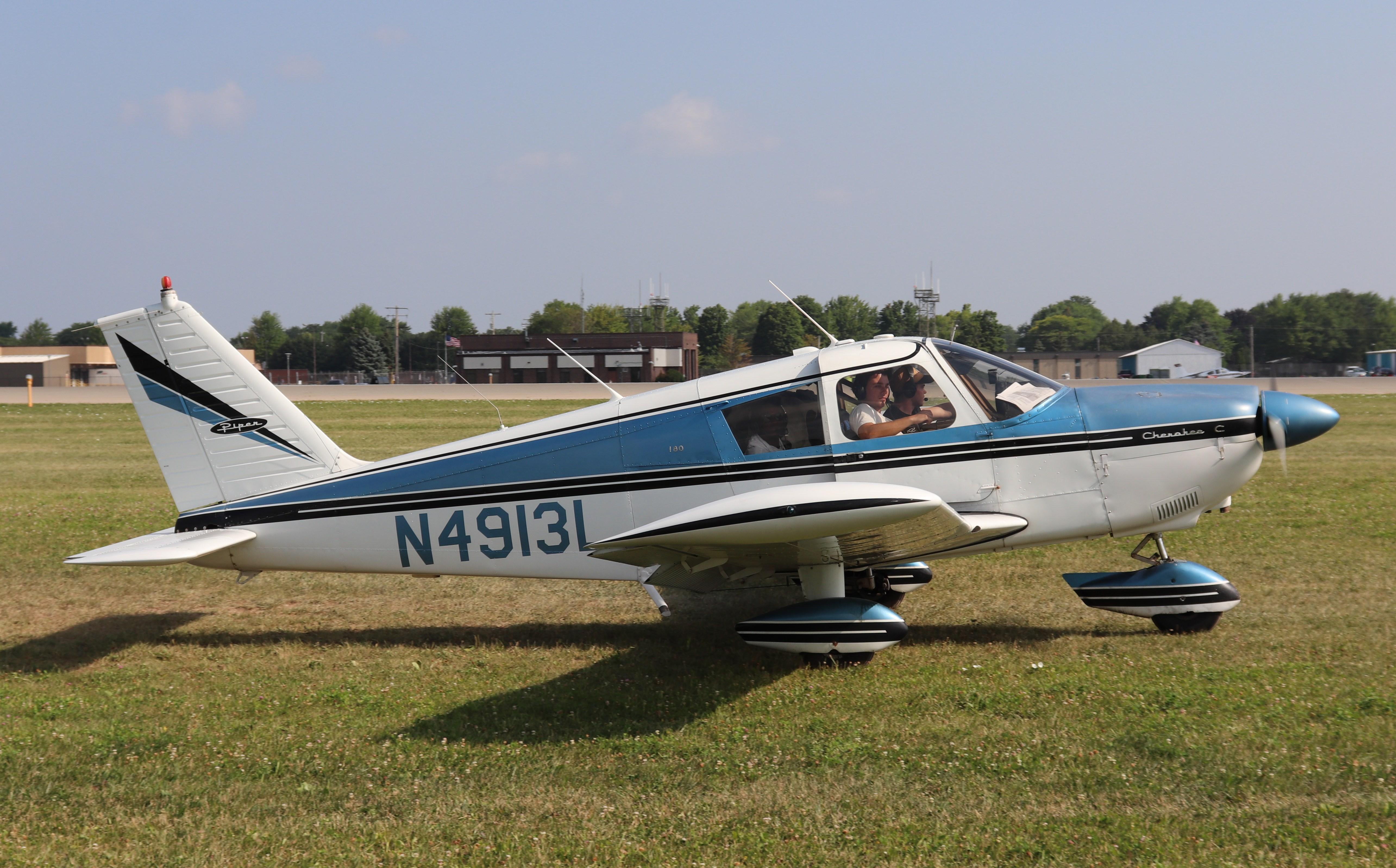 Aircraft N4913L, Piper PA-28-180, at KOSH, photo by MarkPasqualino