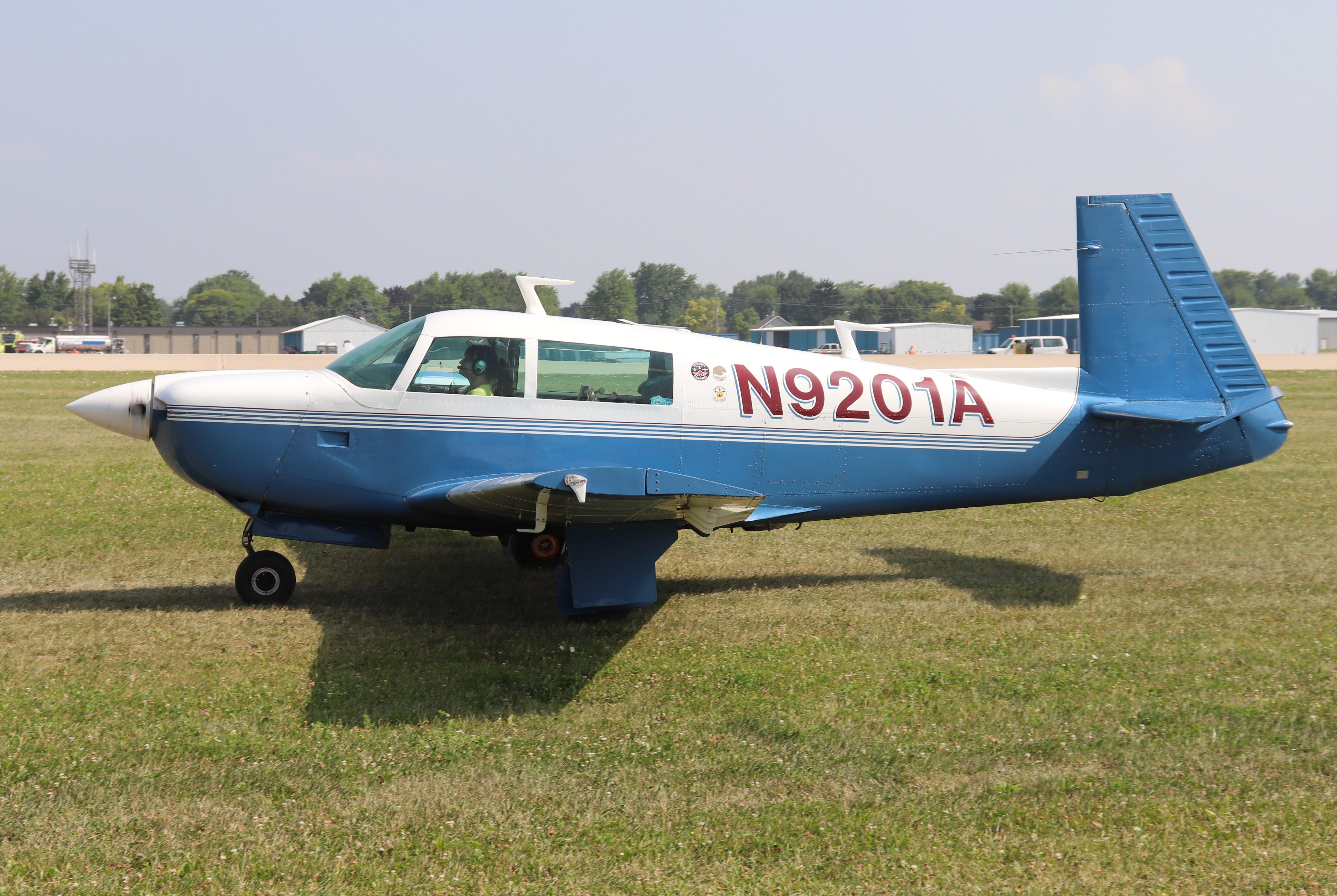Aircraft N9201A, Mooney M20J, at KOSH, photo by MarkPasqualino