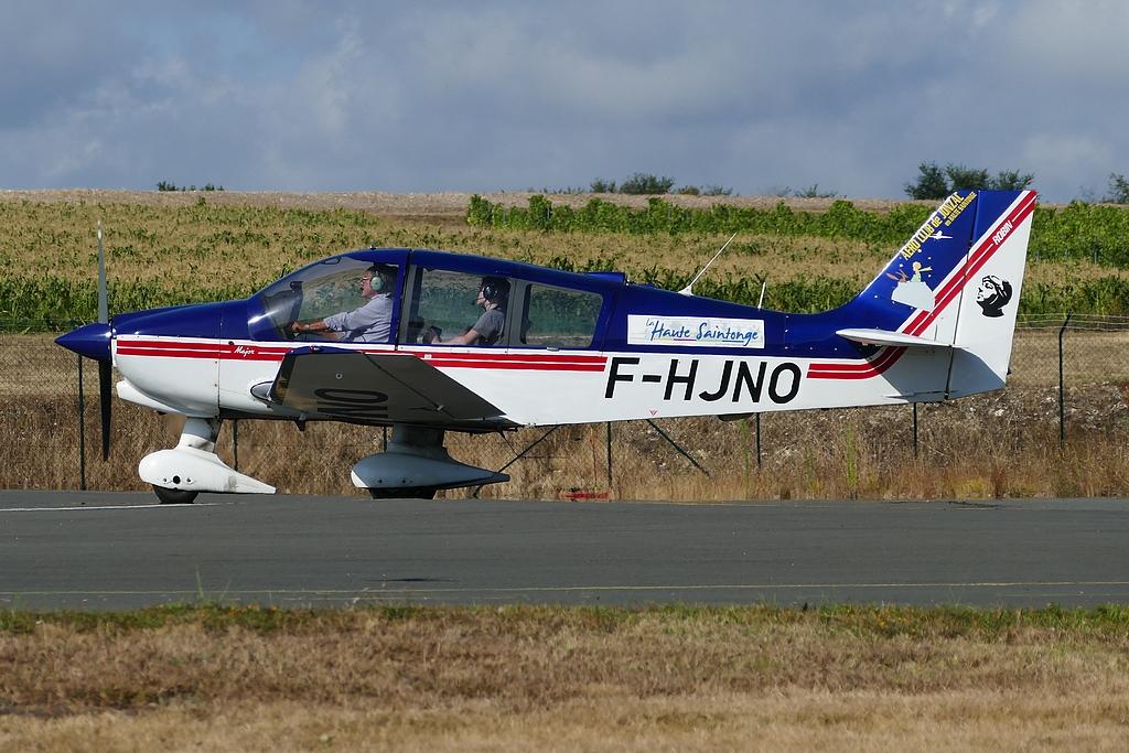 Aircraft F-HJNO, Aéroclub de Jonzac en Haute Saintonge, at LFCJ, photo by Jean Christophe Ravon