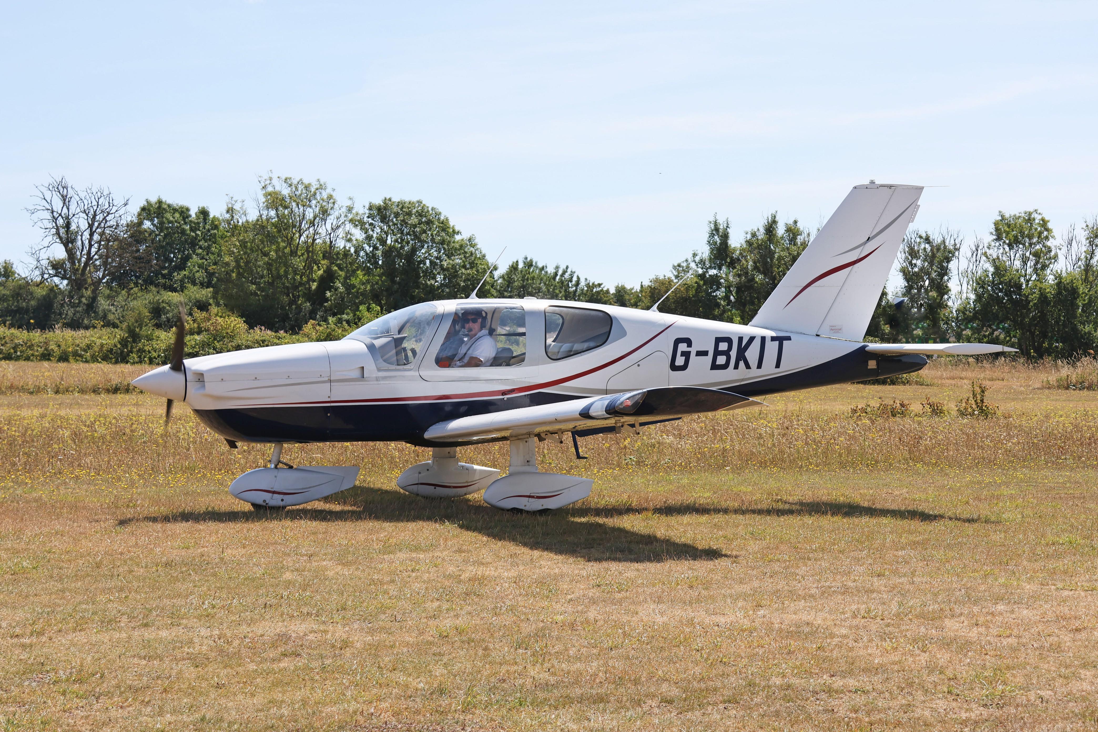 G-BKIT photo, click to enlarge