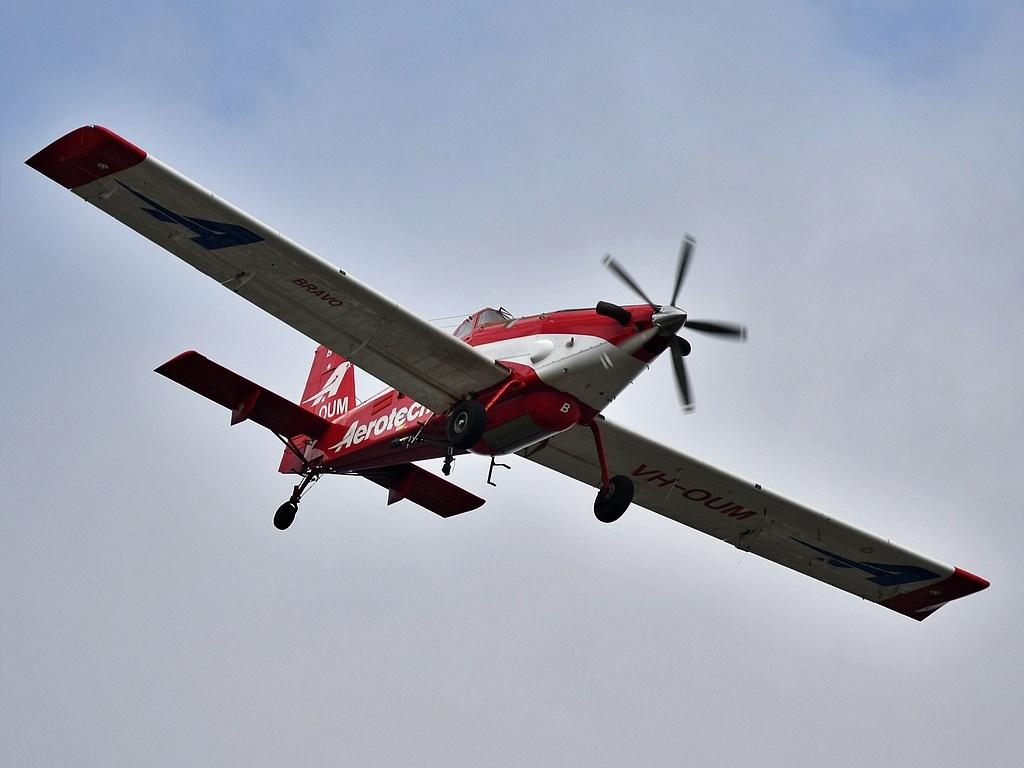 VH-OUM photo, click to enlarge