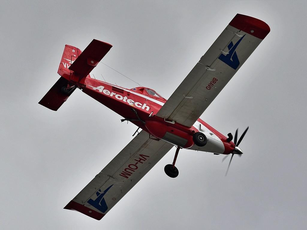 VH-OUM photo, click to enlarge