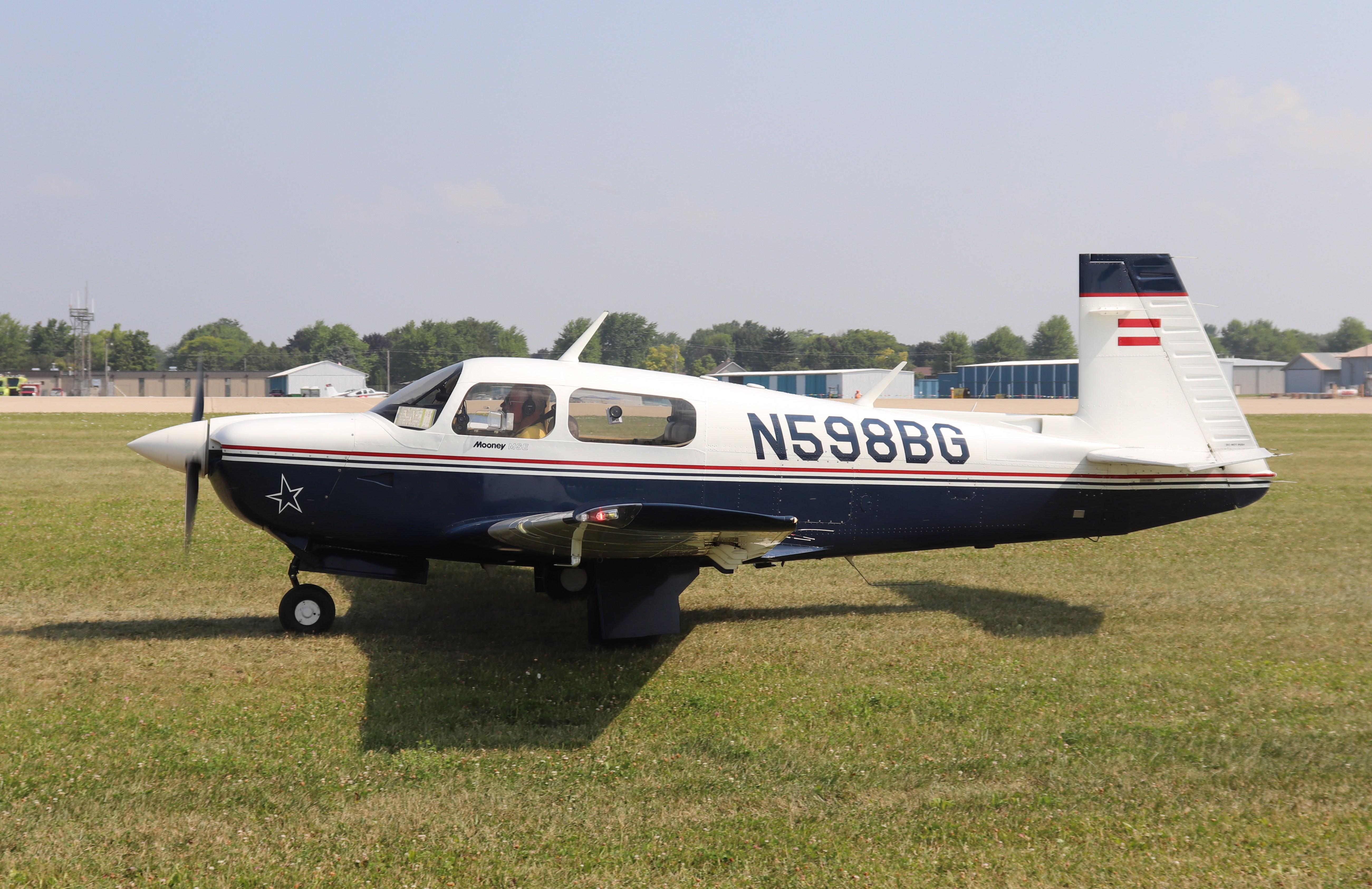 N598BG photo, click to enlarge