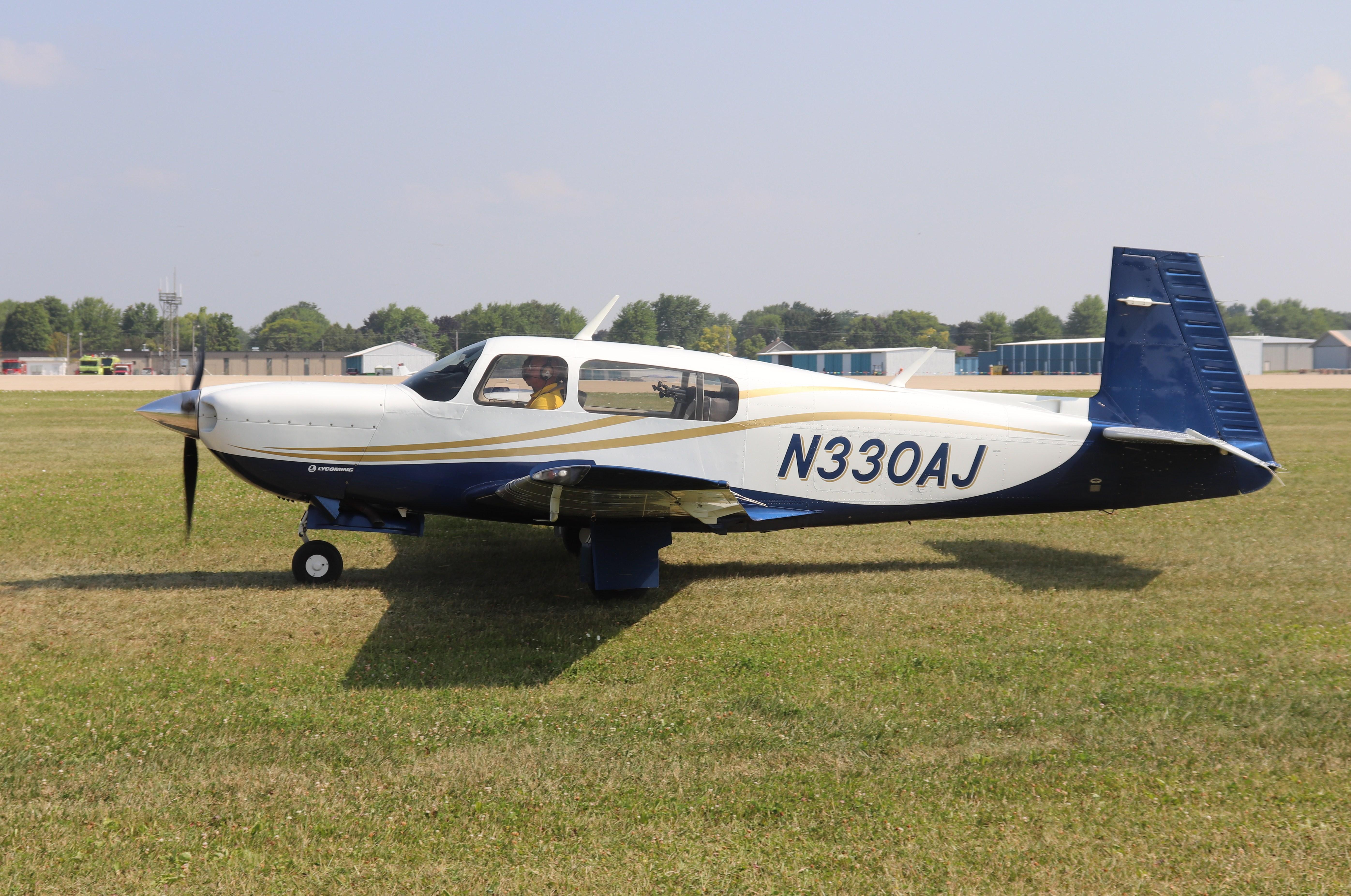N330AJ photo, click to enlarge