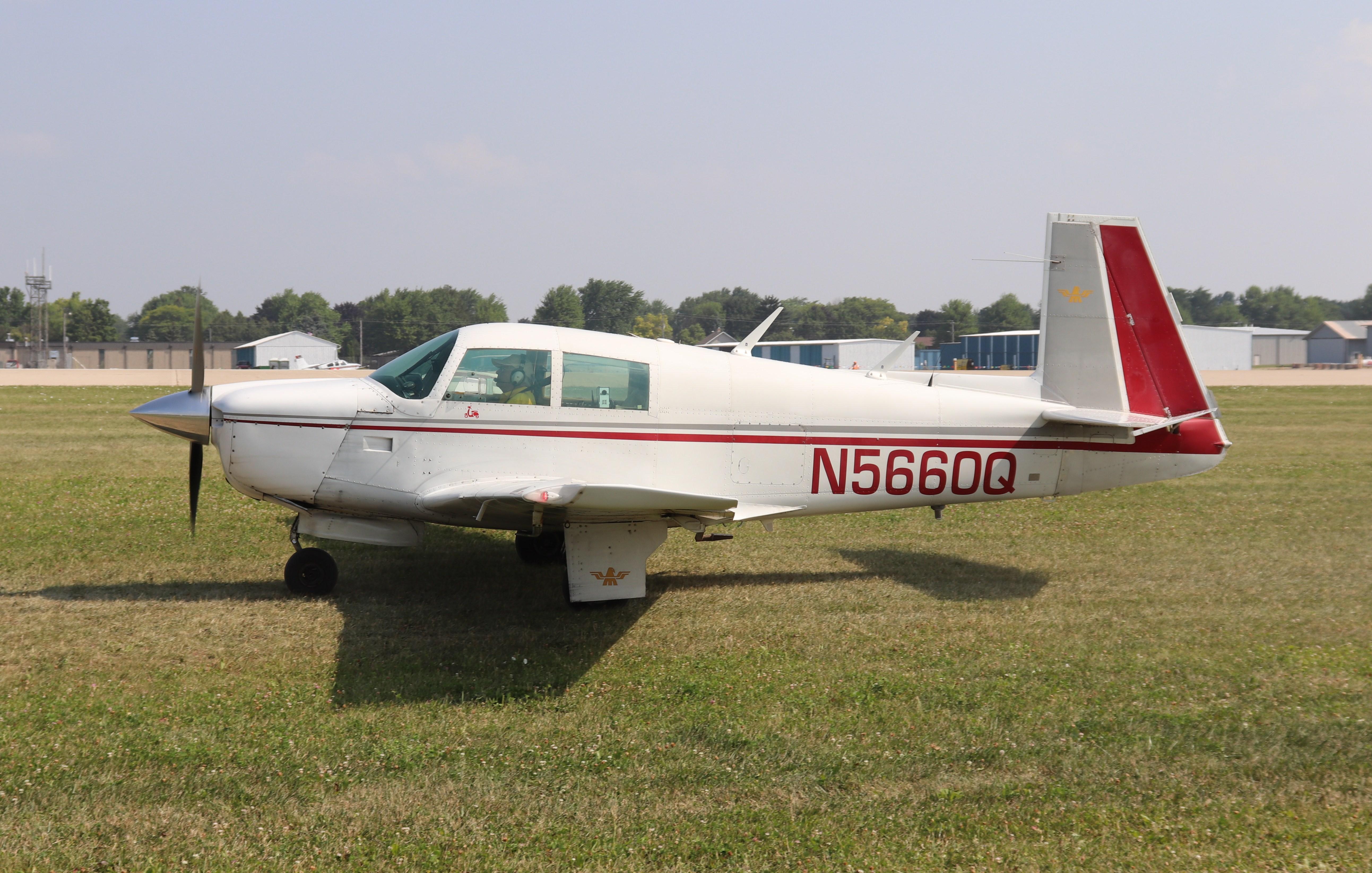 N5660Q photo, click to enlarge