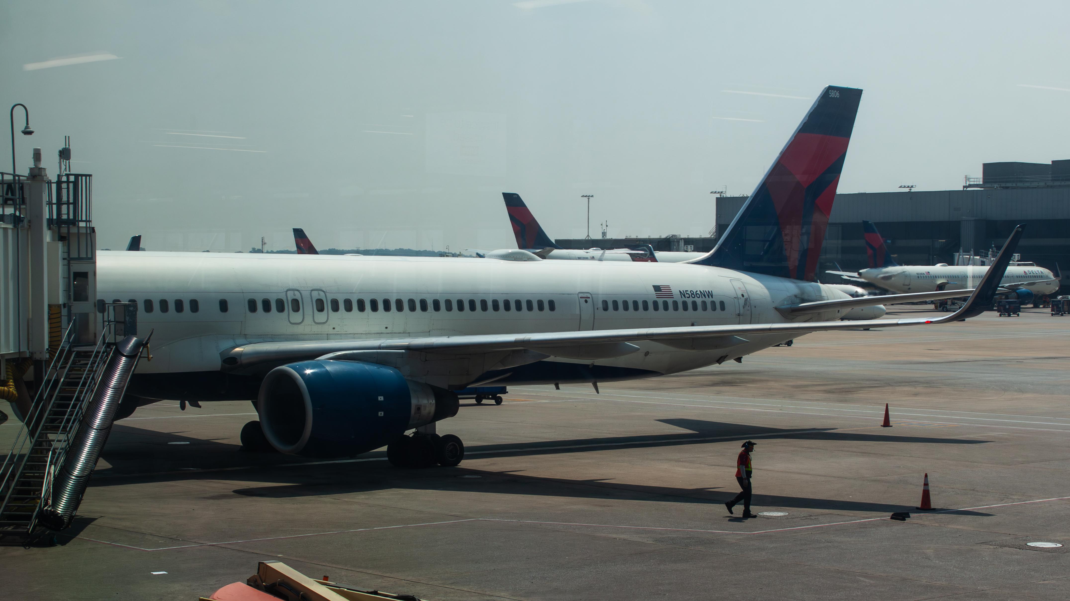 Aircraft N586NW, Delta 753, at KATL, photo by AviationLover50