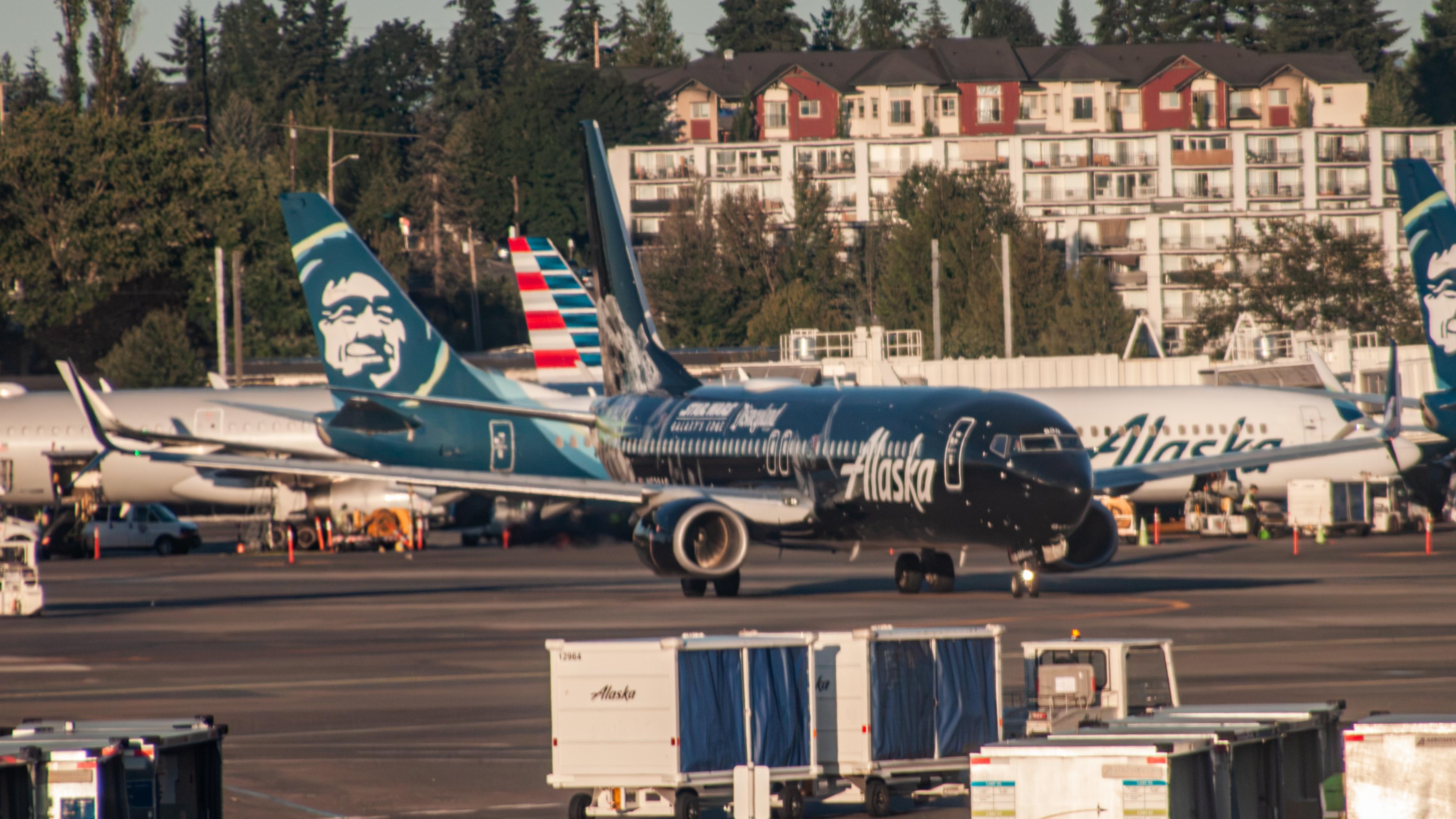 Aircraft N538AS, Alaska Star Wars 738, at KSEA, photo by AviationLover50