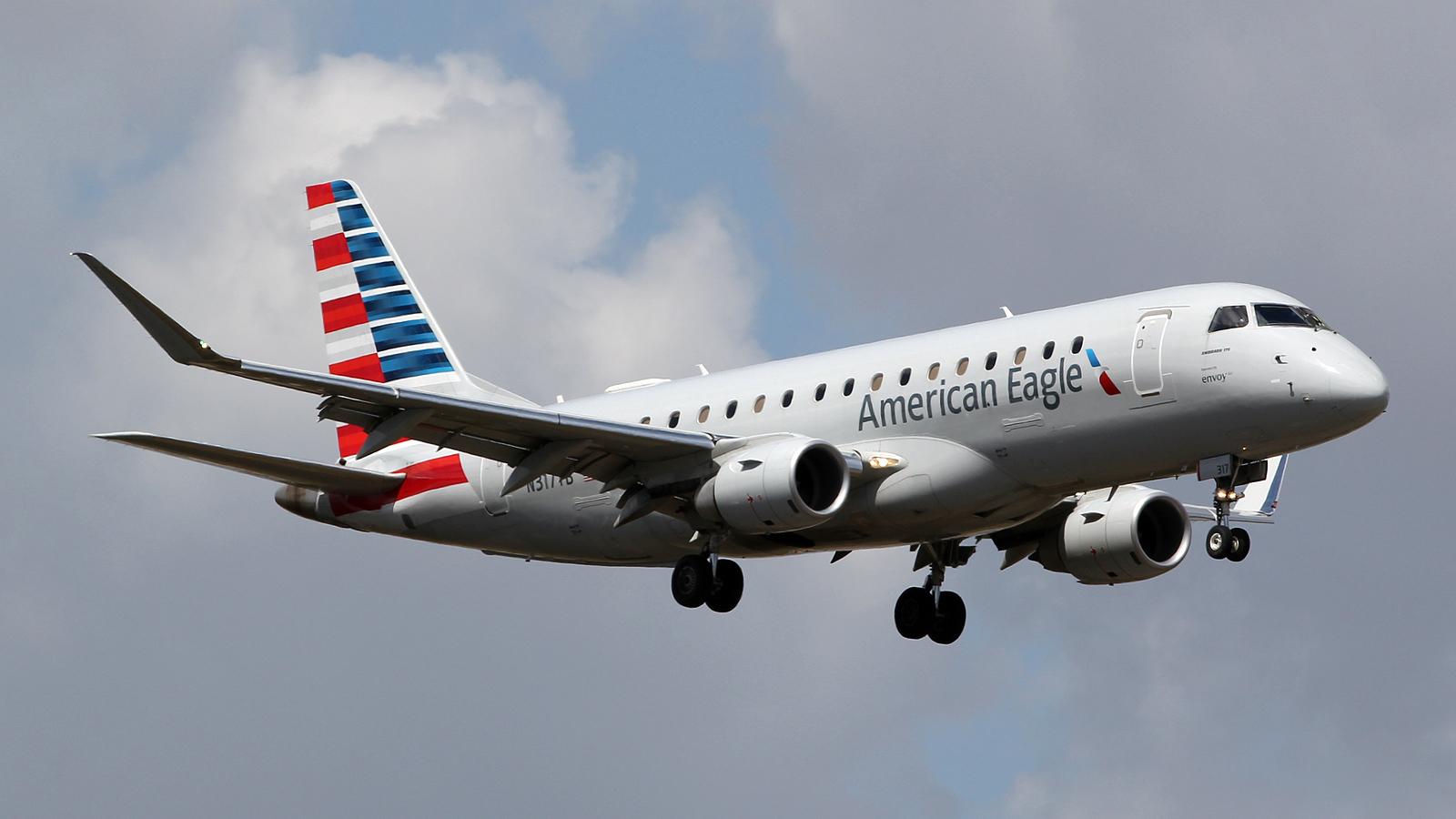 Aircraft N317TB, at mia, at KMIA, photo by Ronald