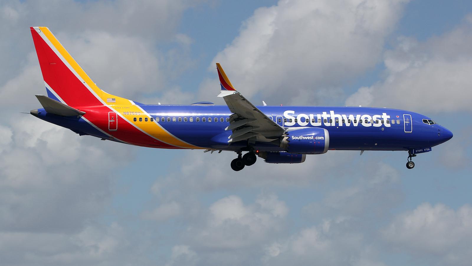 Aircraft N8759Q, at mia, at KMIA, photo by Ronald