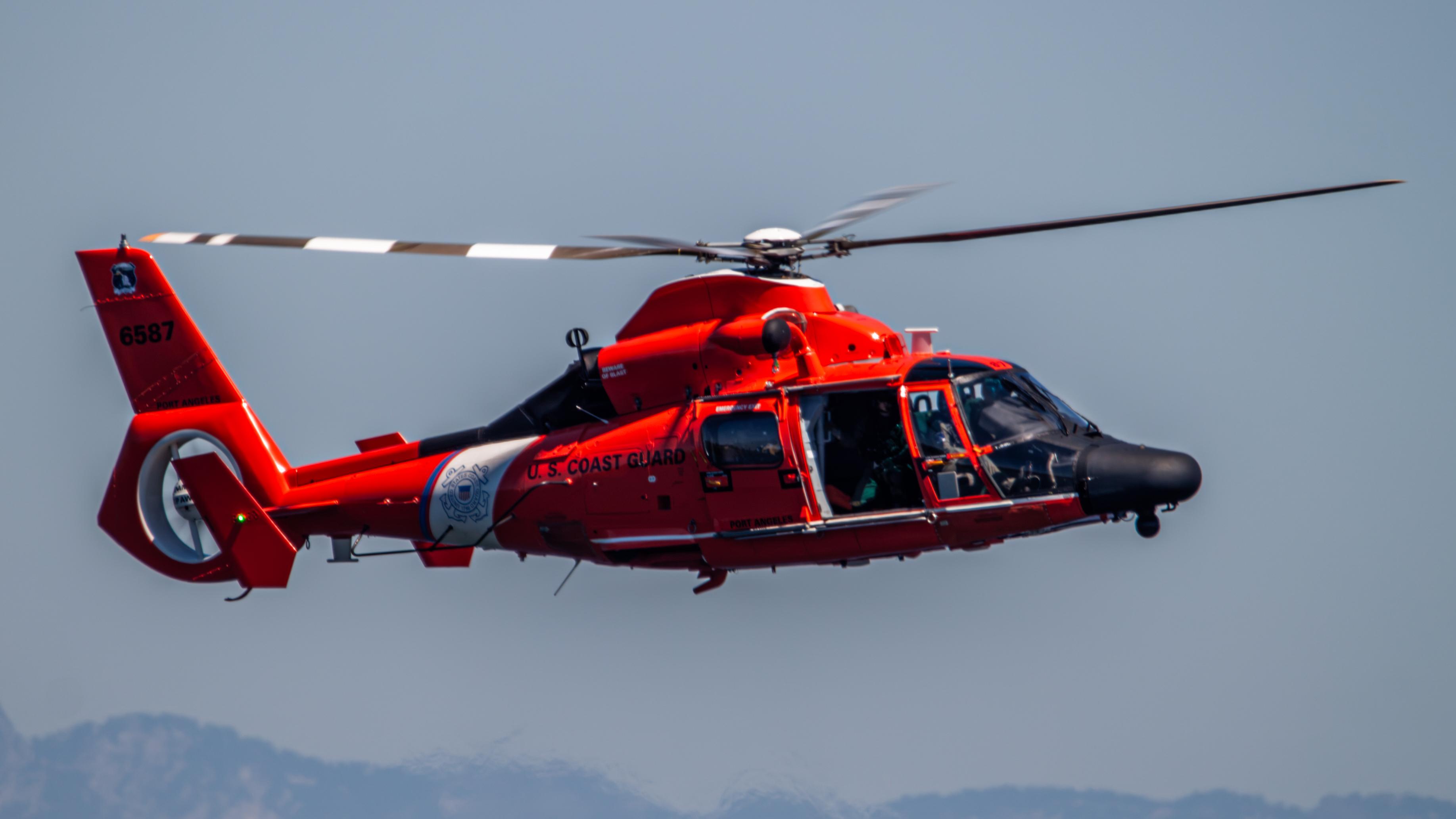 Aircraft 6587, MH-65E, photo by AviationLover50