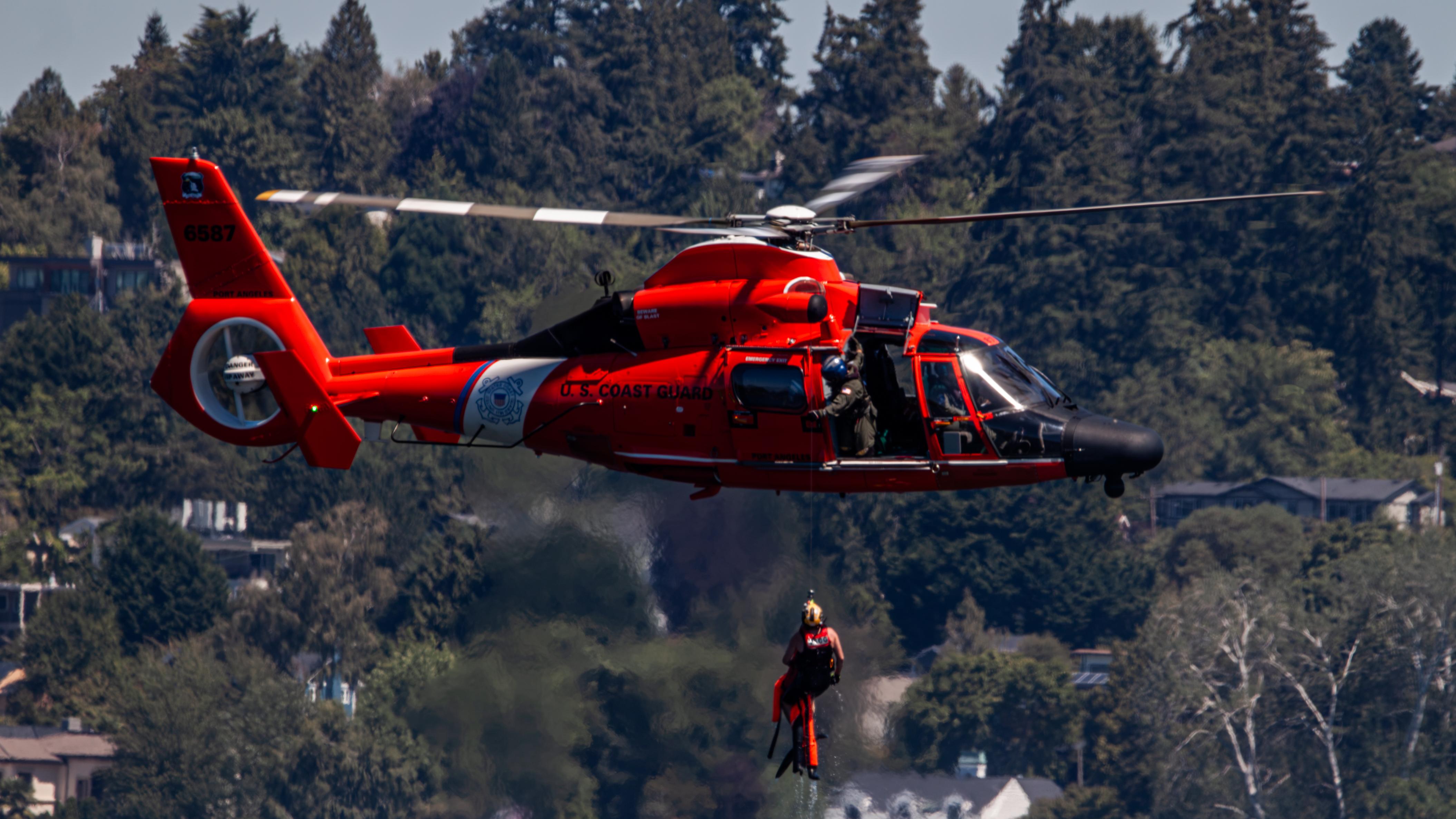 Aircraft 6587, MH-65E, photo by AviationLover50