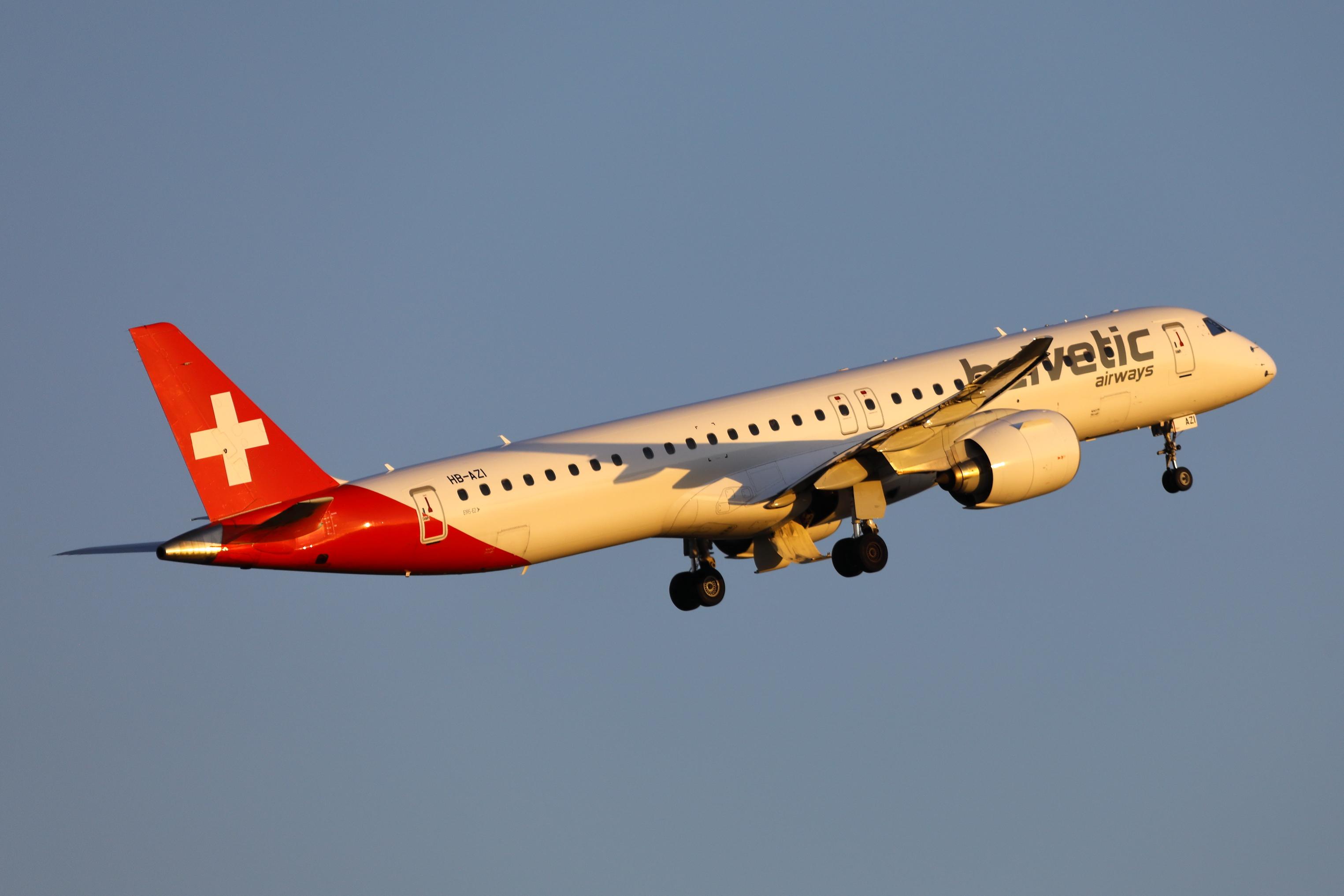 Aircraft HB-AZI, Copenhagen 5.8.2026, at CPH, photo by leo larsen