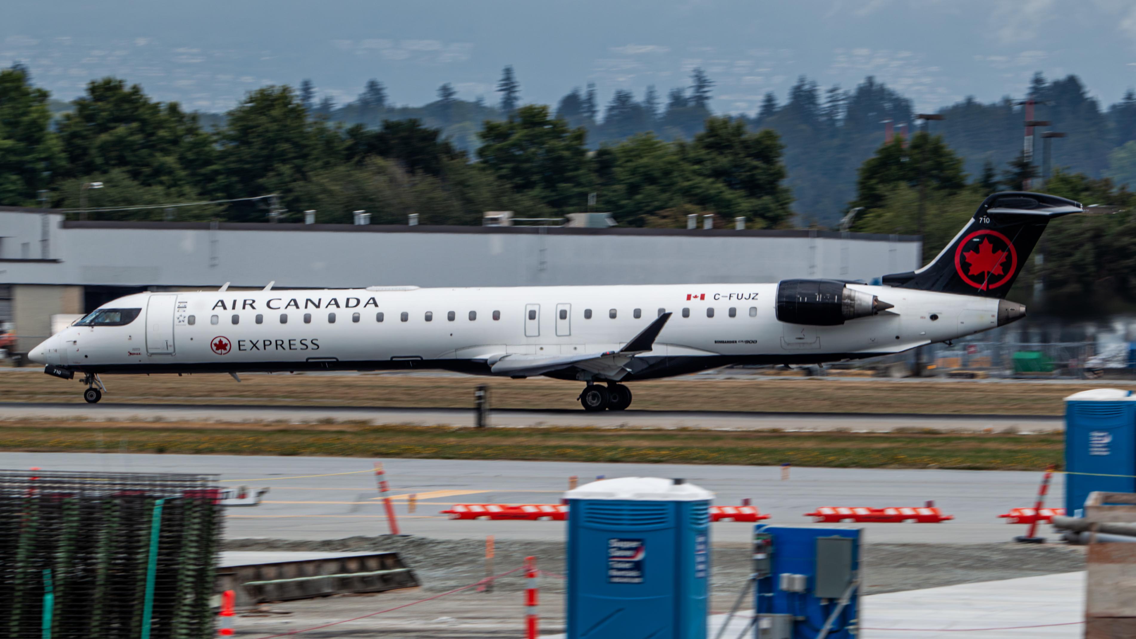 Aircraft C-FUJZ, Air Canada Jazz CRJ9, at CYVR, photo by AviationLover50