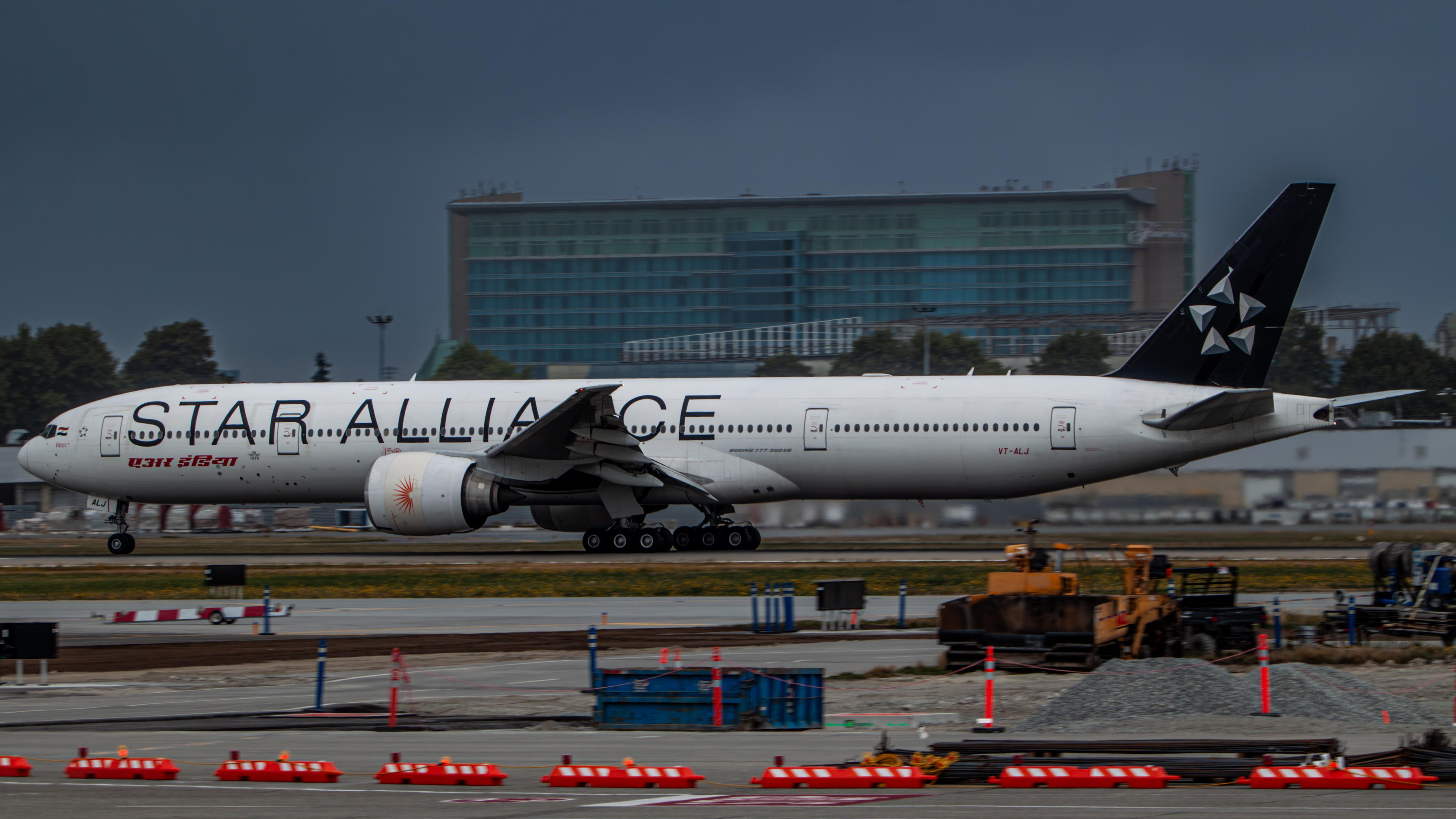 VT-ALJ photo, click to enlarge