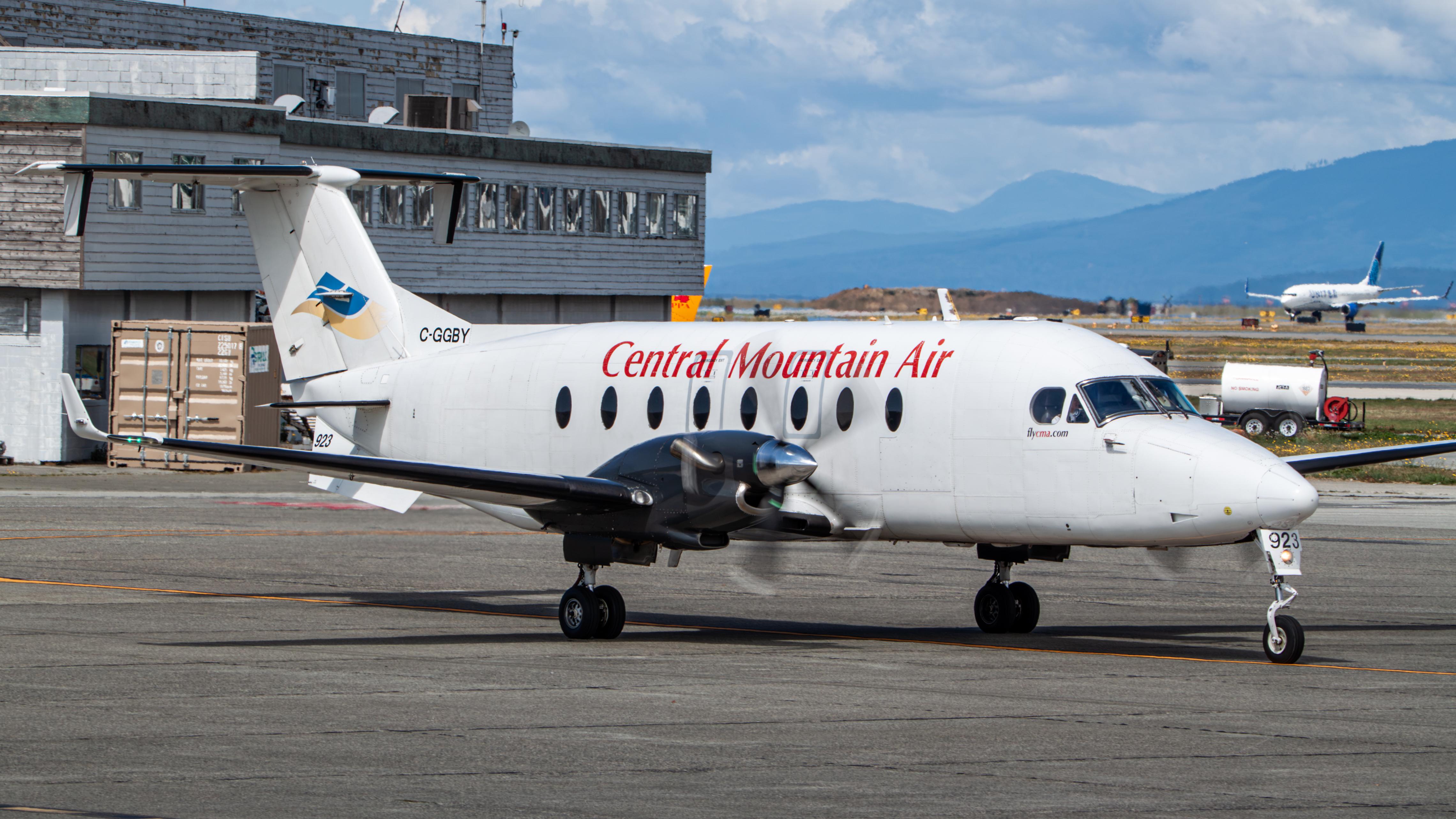 Aircraft C-GGBY, Central Mountain Air 1900D, at CYVR, photo by AviationLover50
