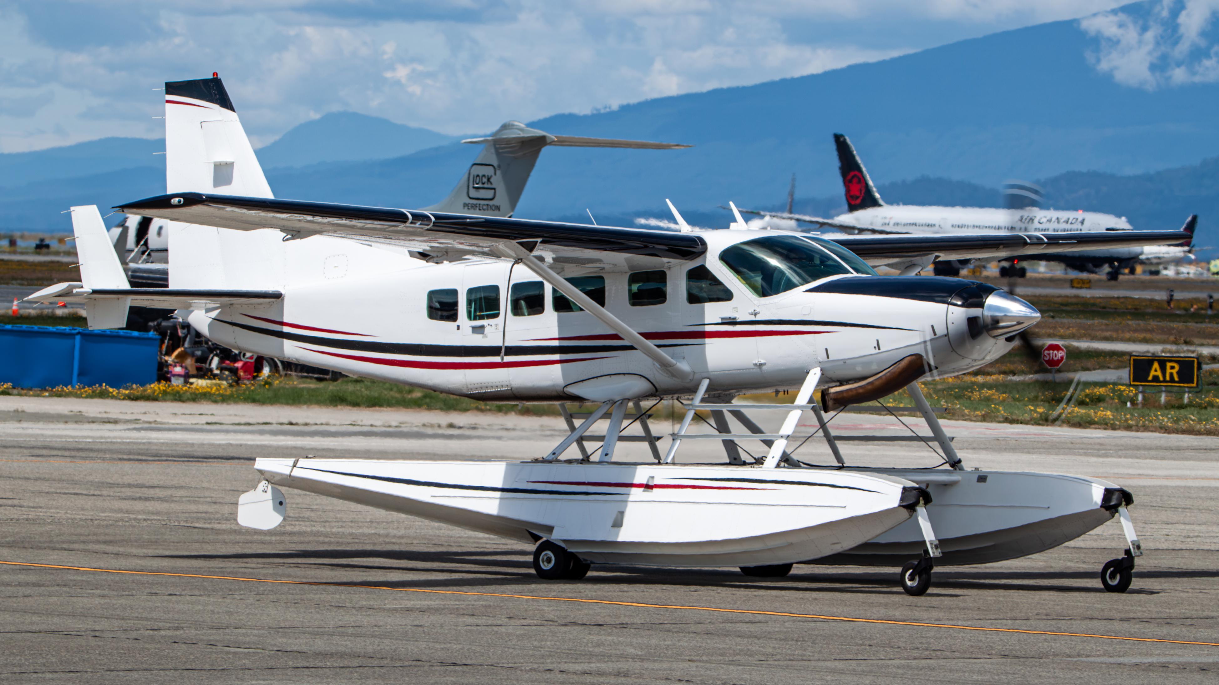Aircraft C-GNFN, VIH Execujet Caravan floatplane, at CYVR, photo by AviationLover50