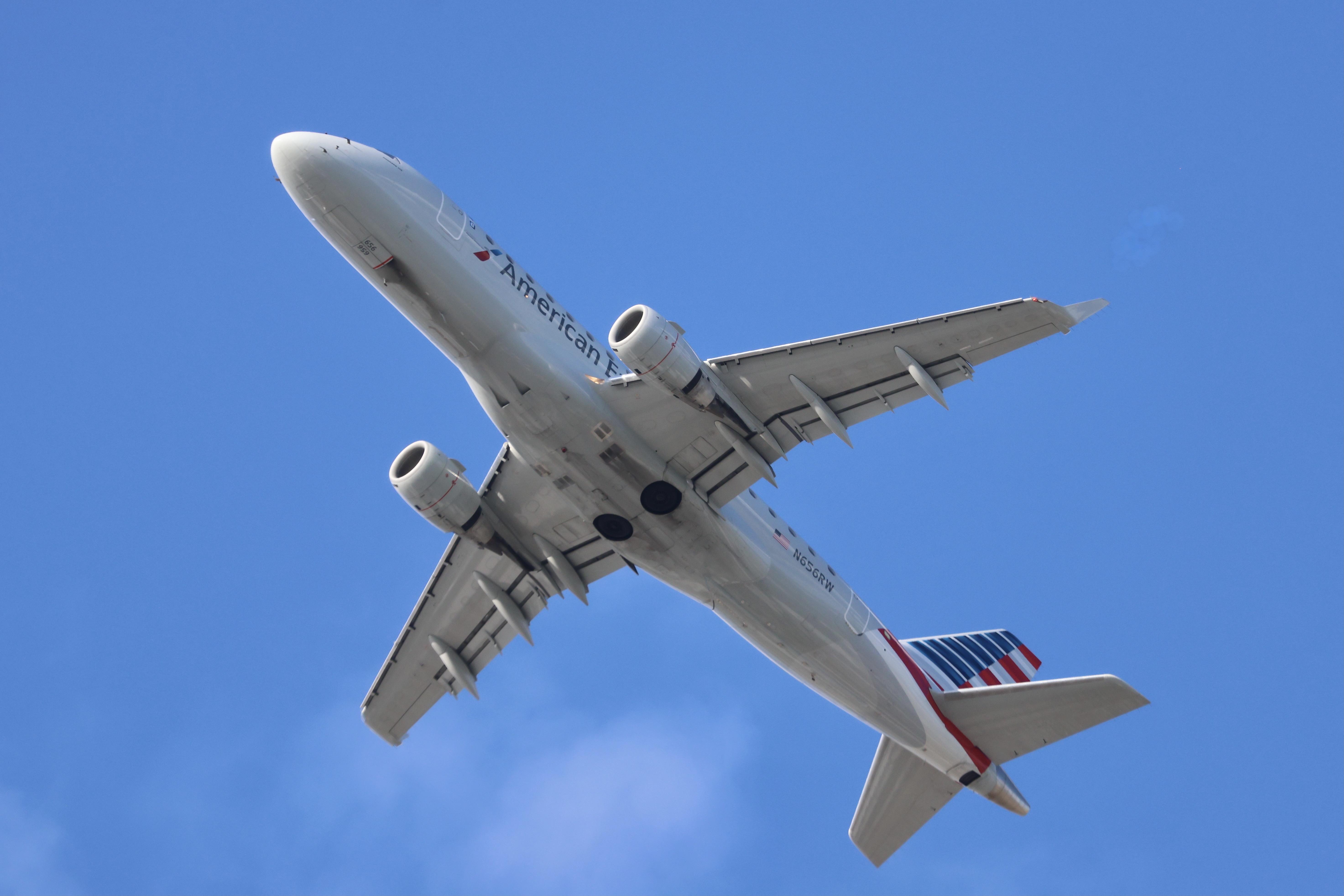 Aircraft N656RW, E170 Republic Airways / American Eagle Embraer ERJ 170-100 SE N656RW departing 28R KORD, at KORD, photo by MarkKalfas